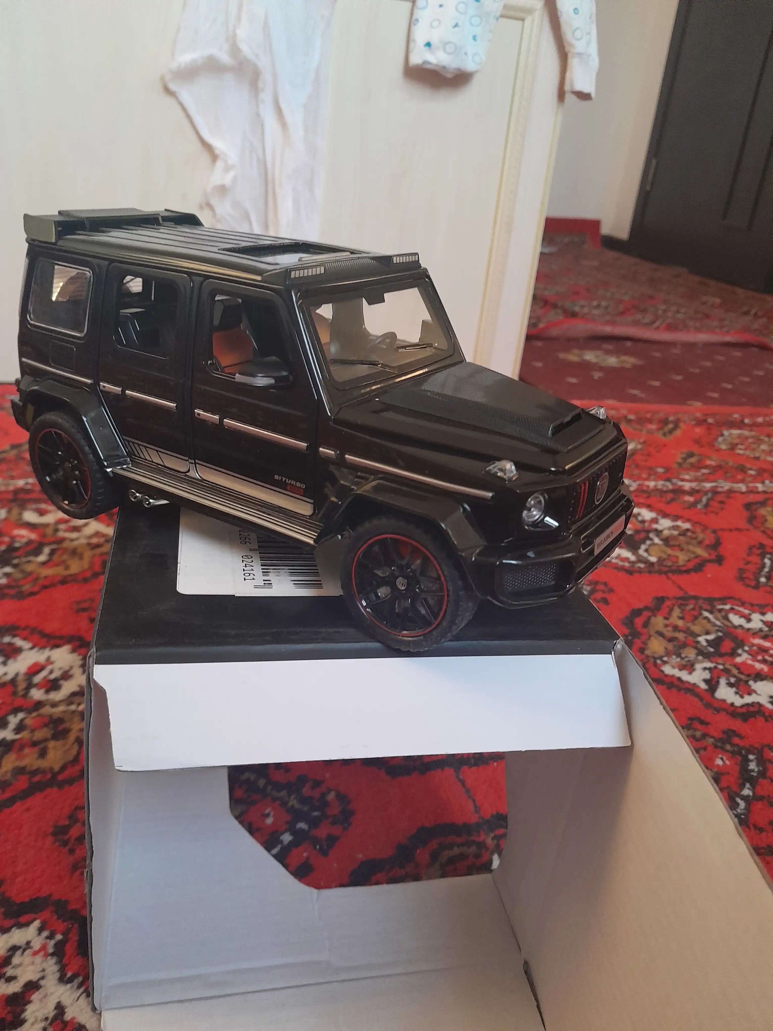 Металлическая машинка Mercedes-Benz G-Brabus G800 1:24