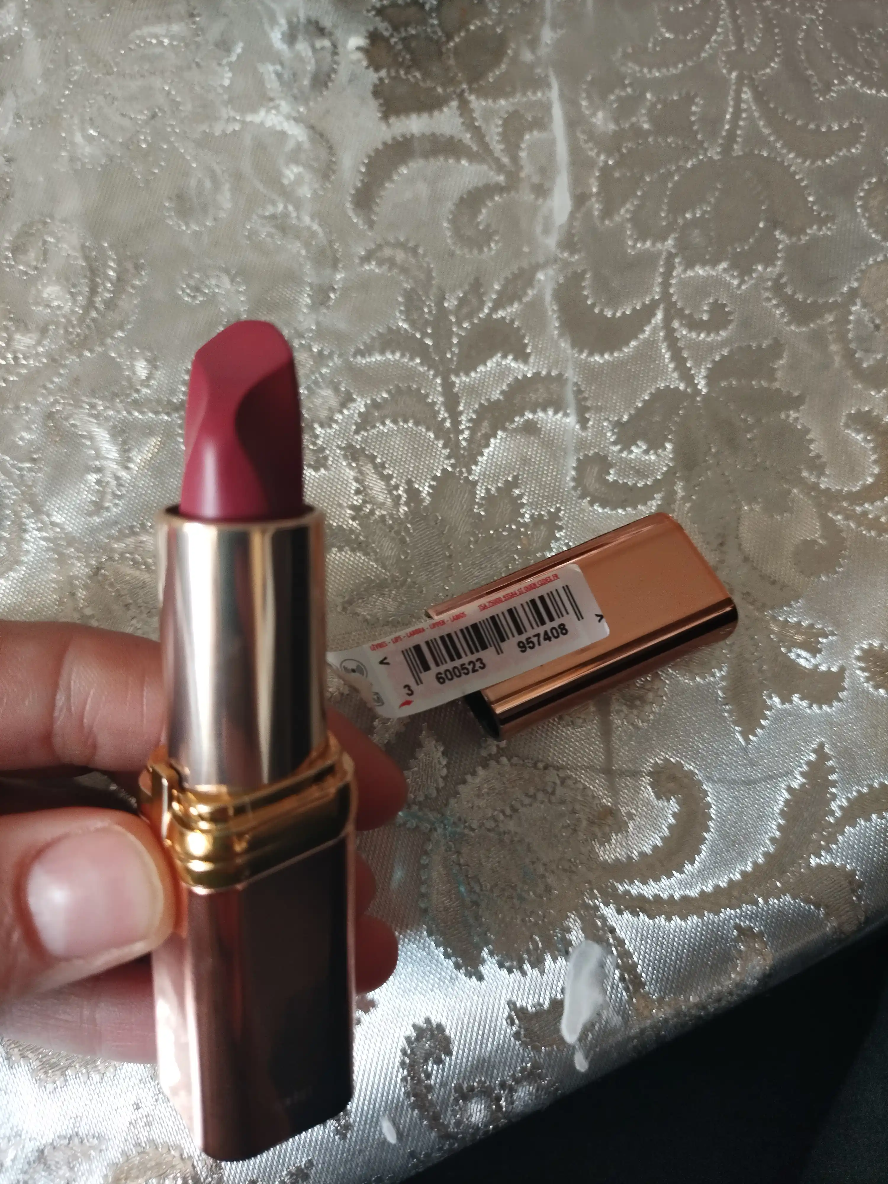 Помада для губ L'Oreal Color Riche, оттенок 179 Нюдовая