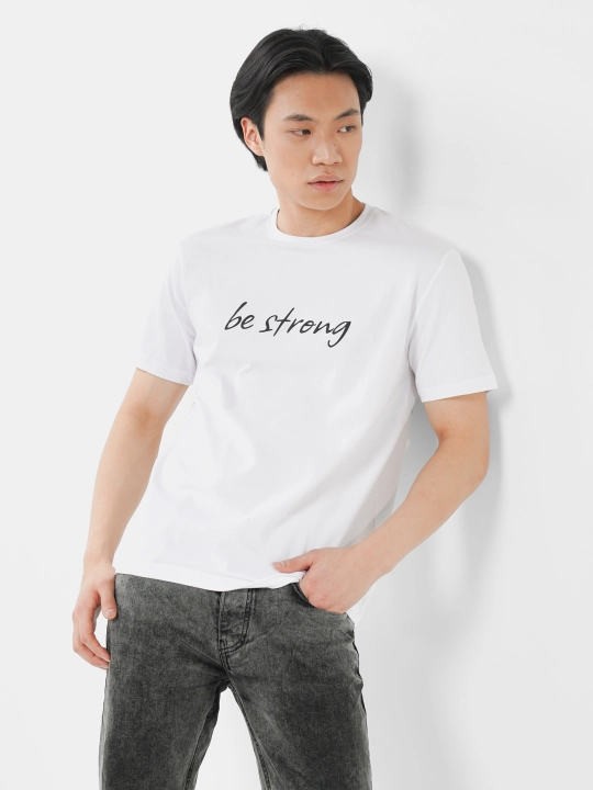 Futbo'lka erkaklar uchun, BE STRONG yozuvli