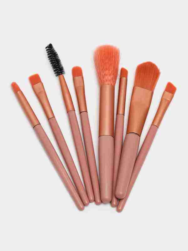 Lesha va Masha onlaynda ogzaki jinsiy aloqa qilishadi. Qizlarni erotik mumiyalash