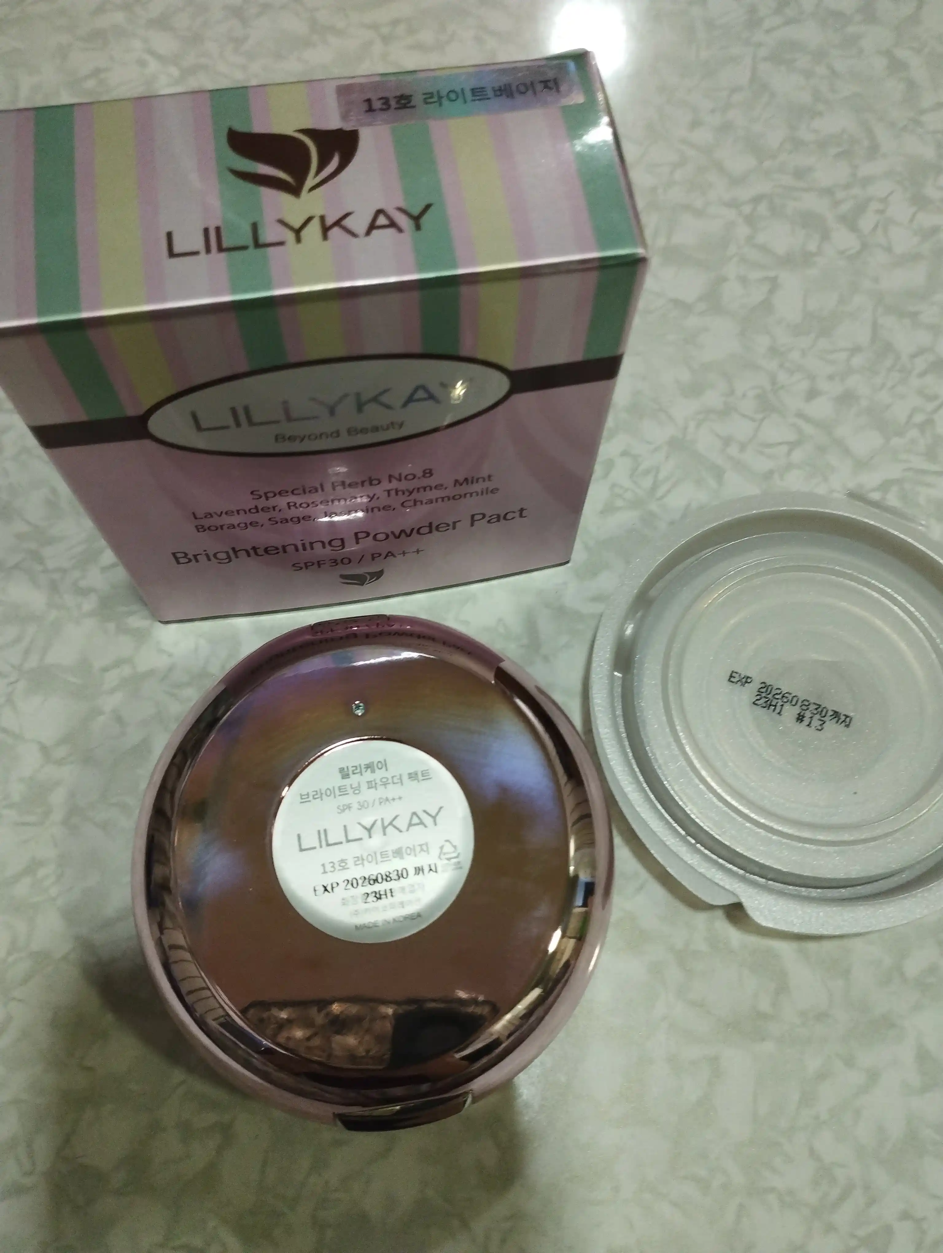 Пудра для лица 1+1, осветляющая пудра Lillykay Brightening Powder Pact SPF30+, Корея