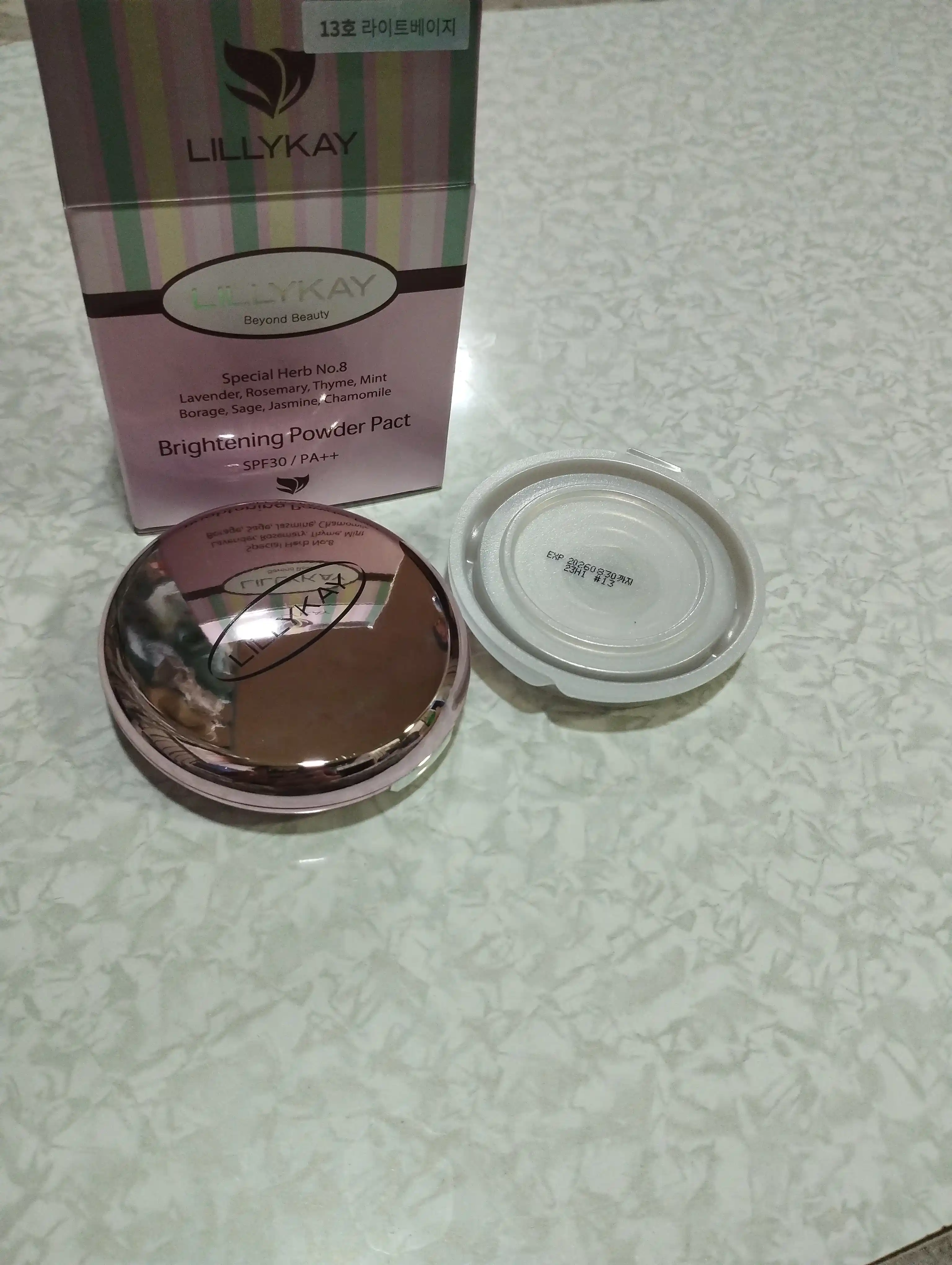 Пудра для лица 1+1, осветляющая пудра Lillykay Brightening Powder Pact SPF30+, Корея