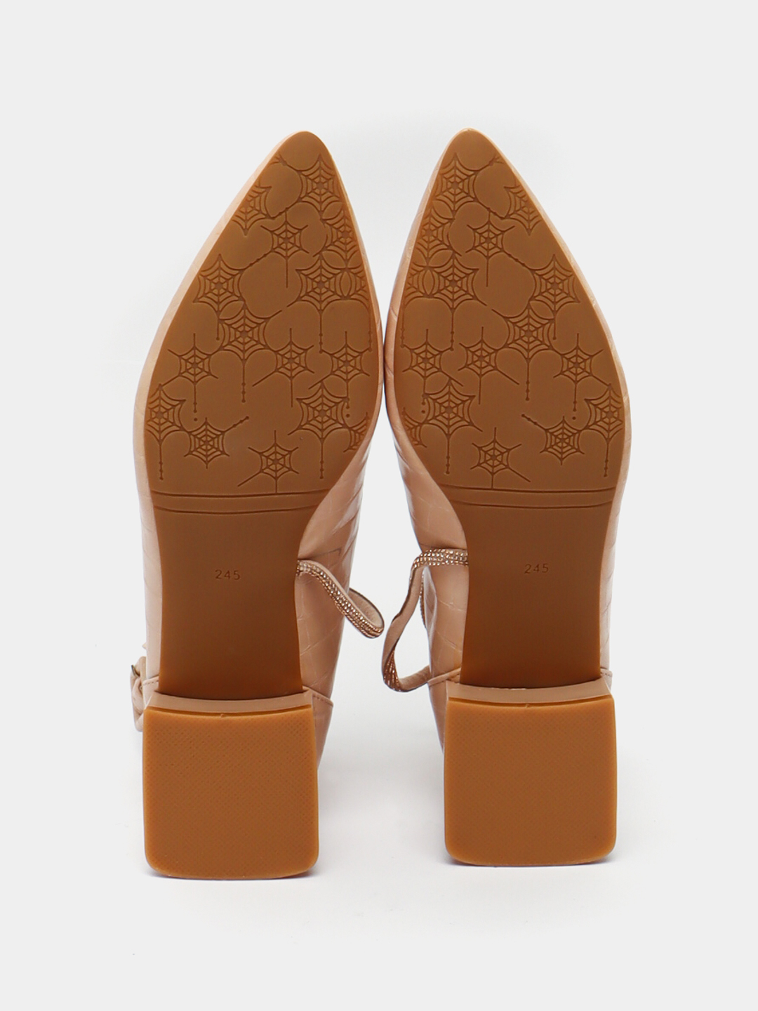 Bir yigit qizlarning mushuklarini yalaydi Bitch Screams Loudly ni onlayn tomosha qiling