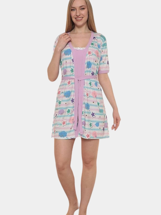 Ayollar uchun uch qismli pijama: xalat, shorti va mayka