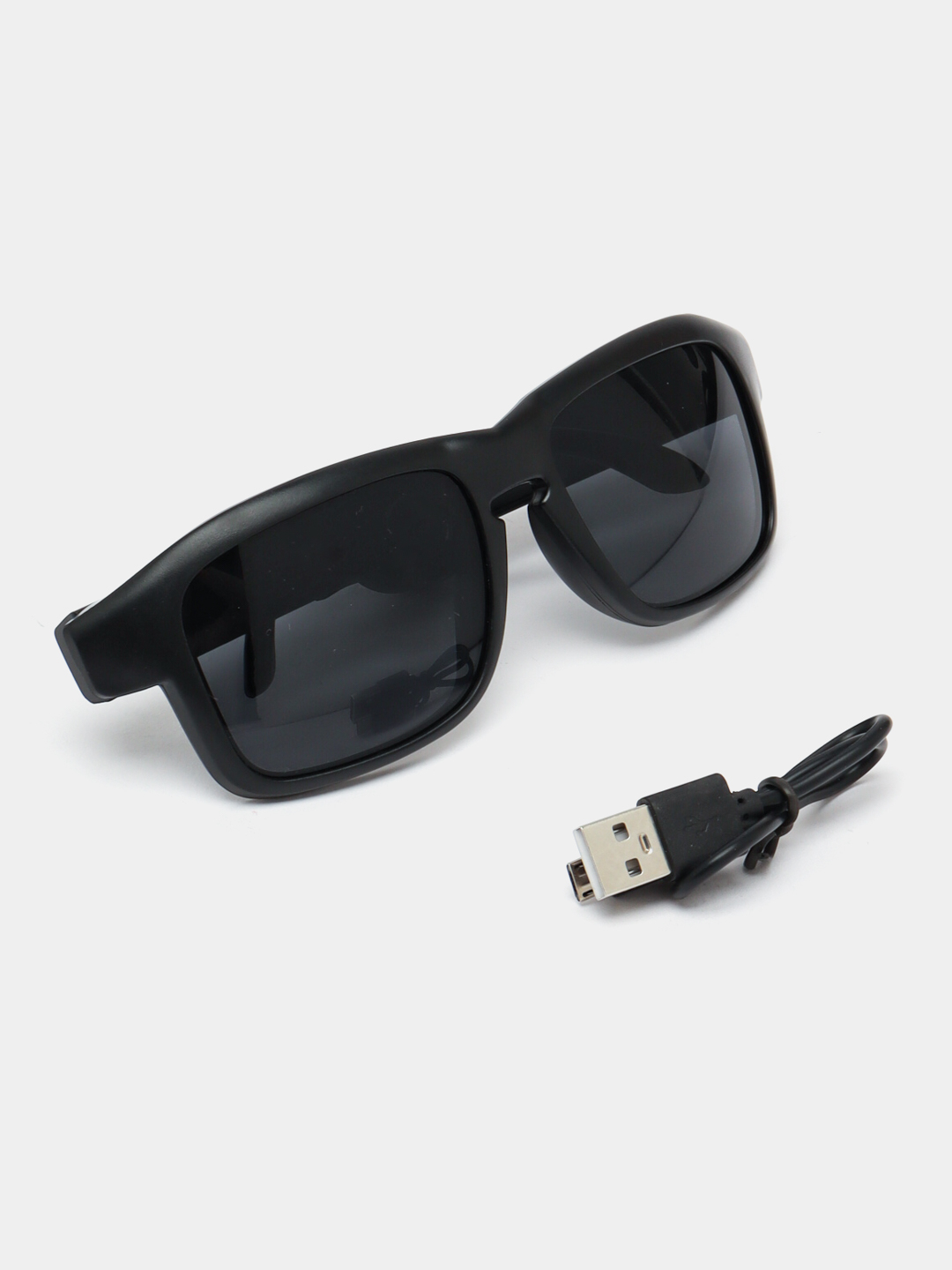 Qalin kokraklari bolgan semiz ayolning mushukidagi eng semiz xoroz Qalin kokraklari bolgan semiz ayolning mushukidagi eng semiz xoroz