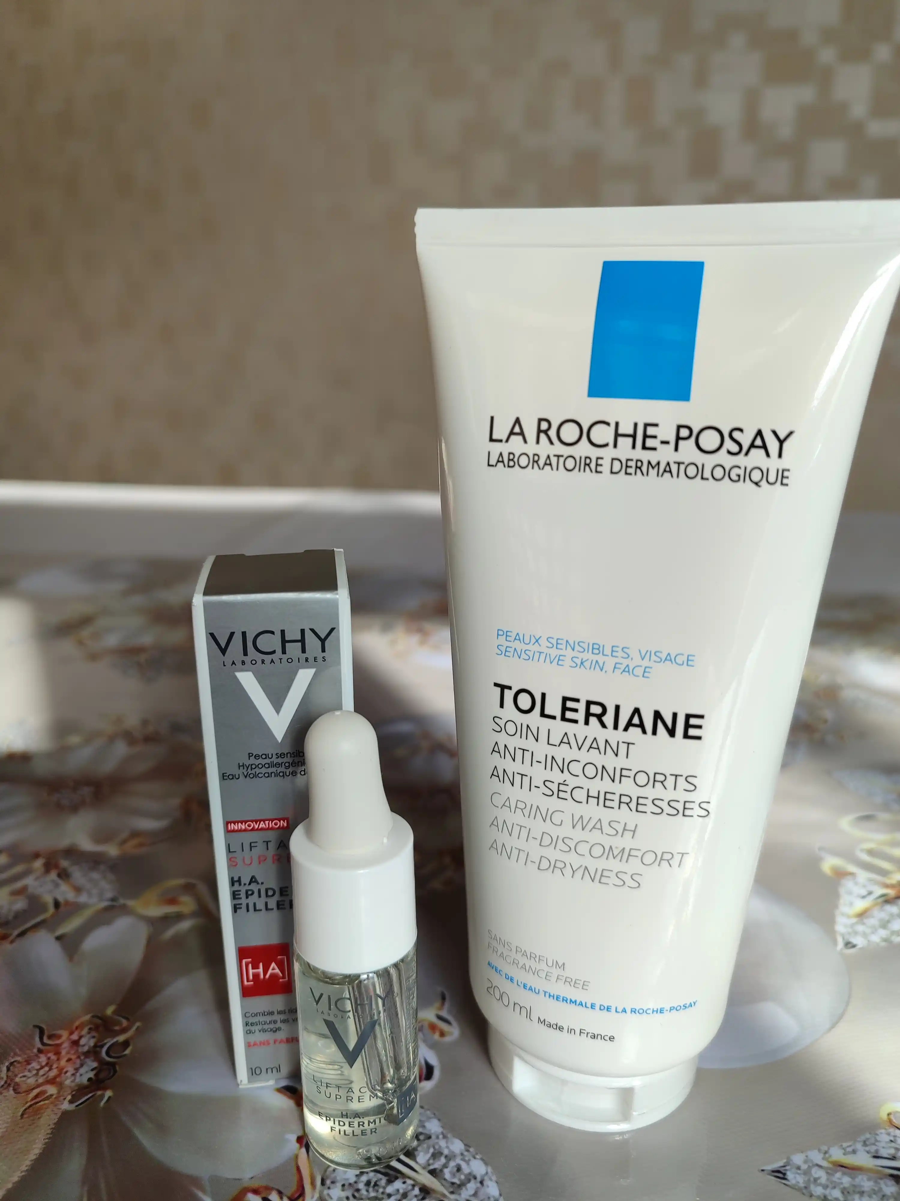 Очищающий крем-гель для умывания LA ROCHE-POSAY TOLERIANE CARING WASH, 200 мл