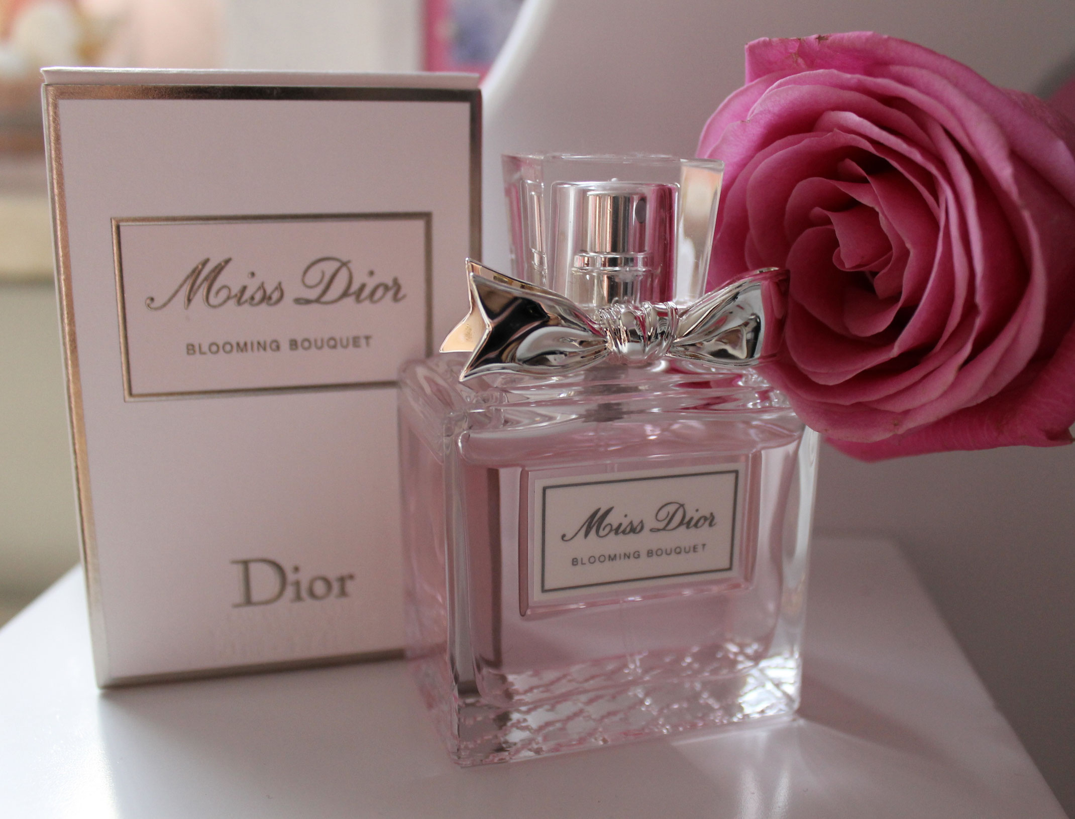 Love within blooming desire. Dior Miss Dior Blooming Bouquet. Духи Miss Dior Blooming Bouquet. Духи Мисс диор Блуминг. Мисс диор Блуминг букет.