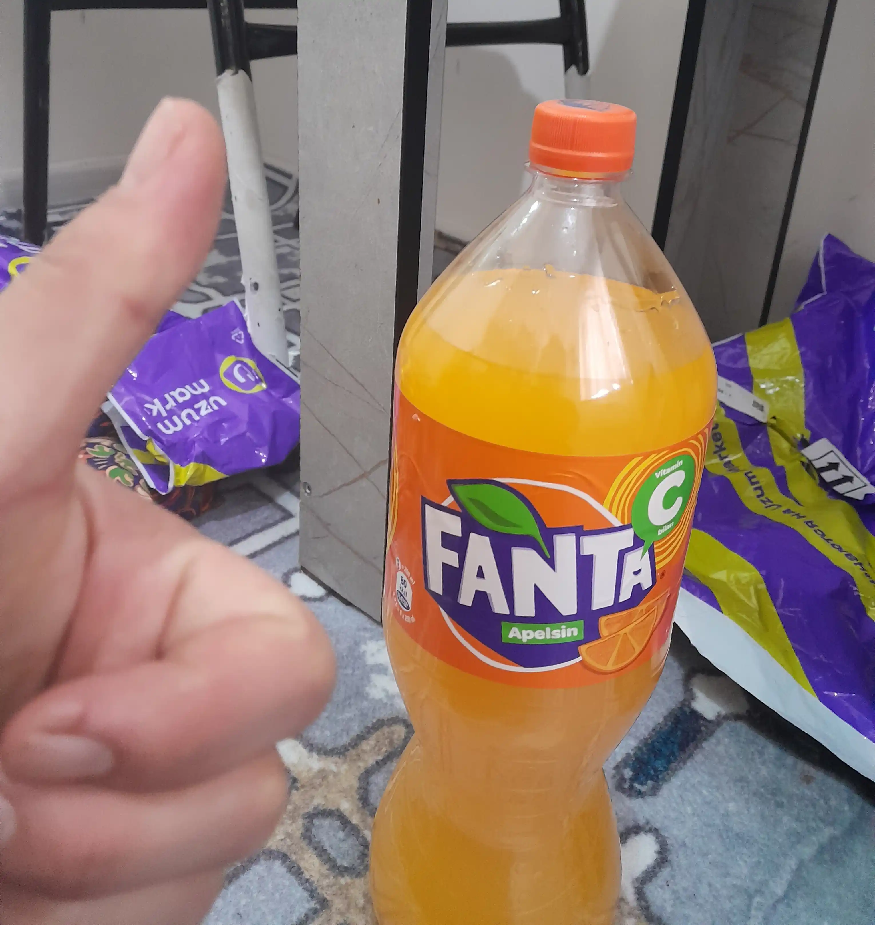 Gazlangan ichimlik Fanta Orange, 2 l