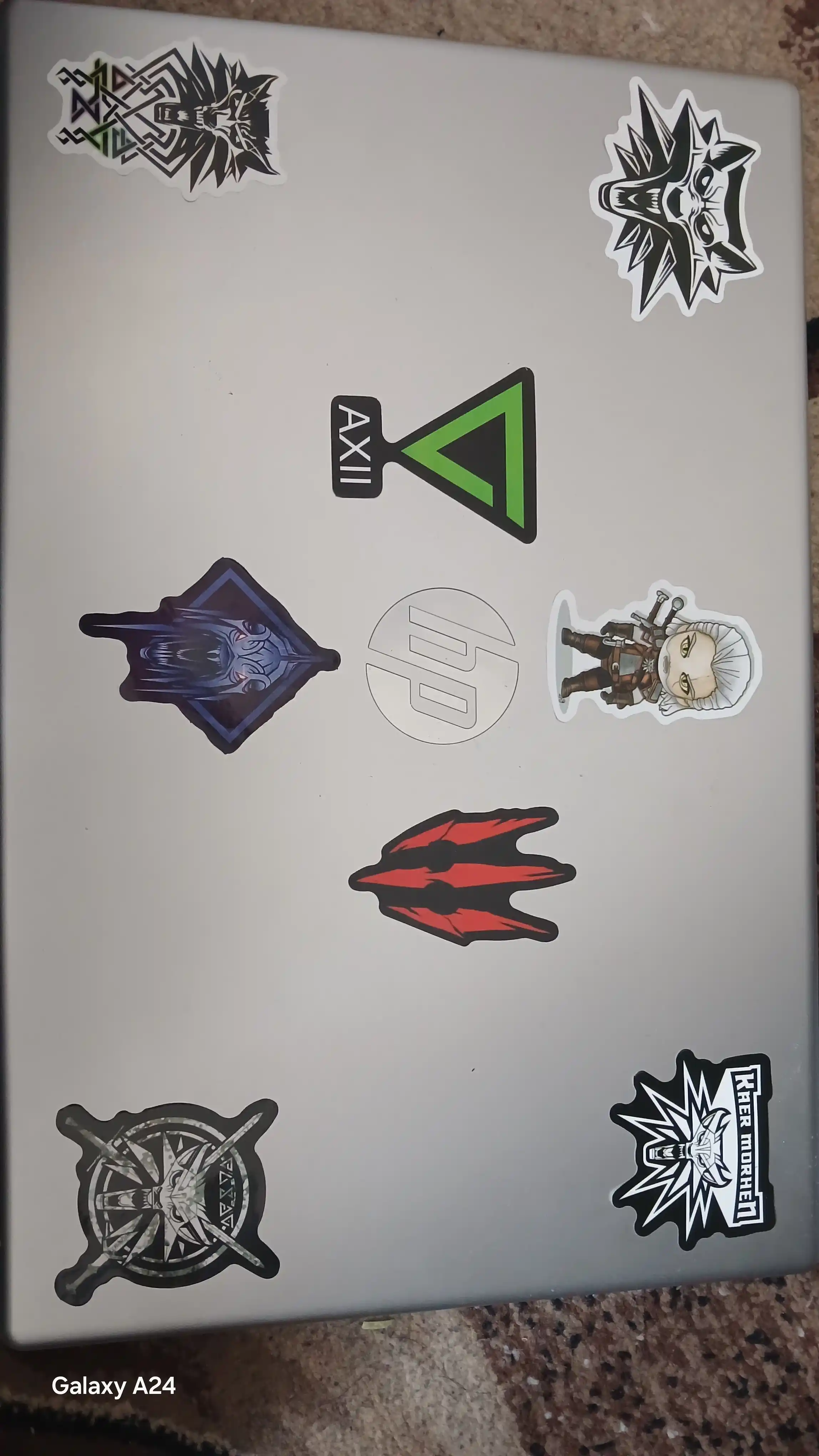 Witcher stikerlari, 10 ta tasodifiy stiker