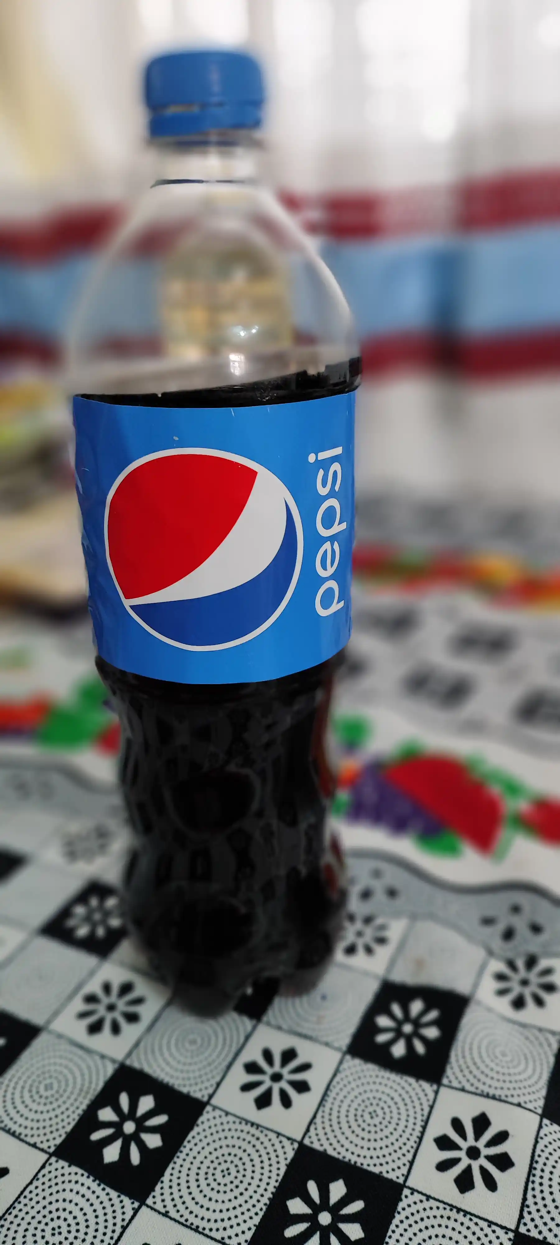 Gazlangan ichimlik Pepsi, 1 litr