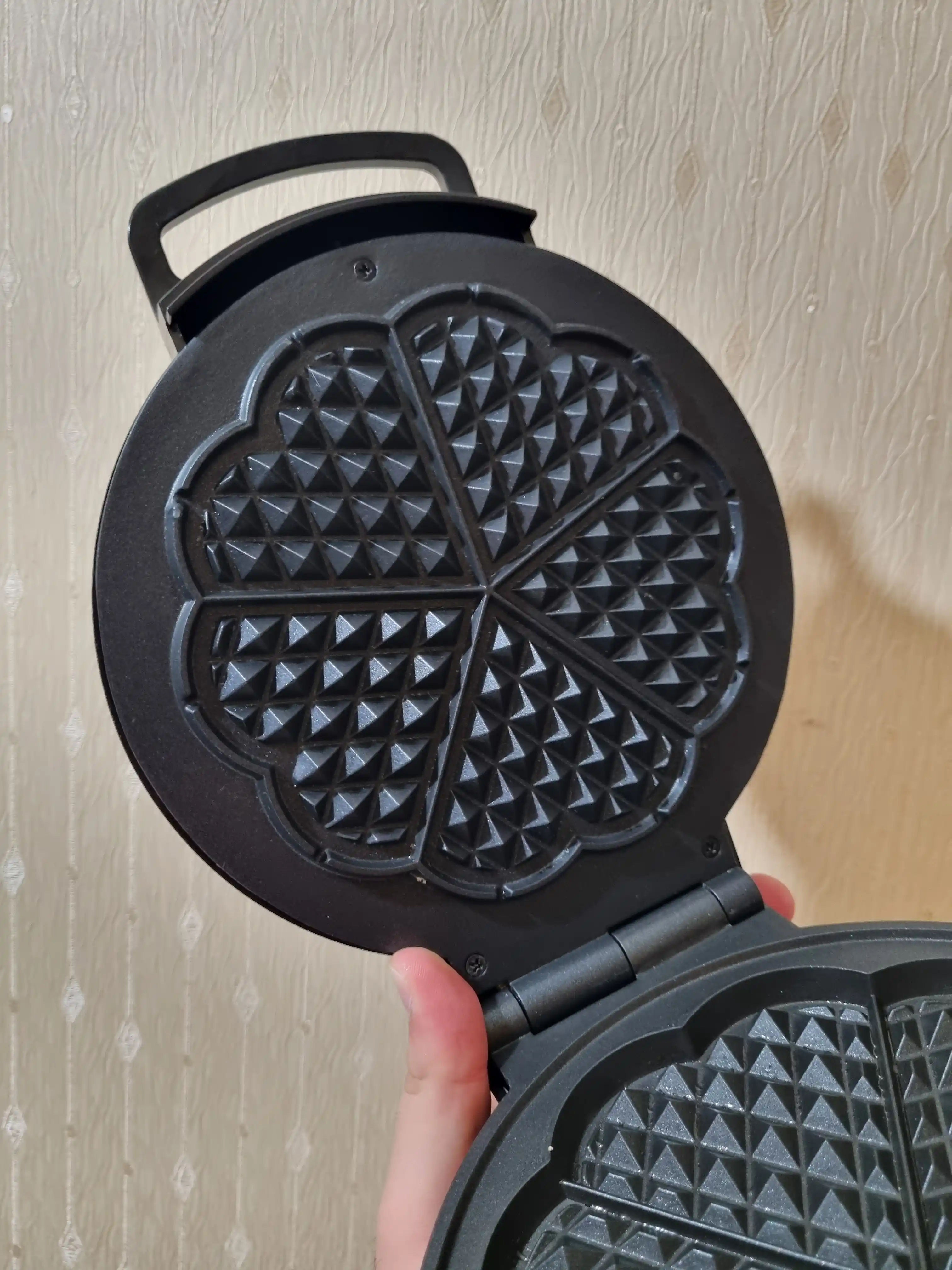 Vafelnitsa, vaflilar uchun mini-vafelnik BQ ST1001, Non-Stick PRO yonginga qarshi qoplamasi