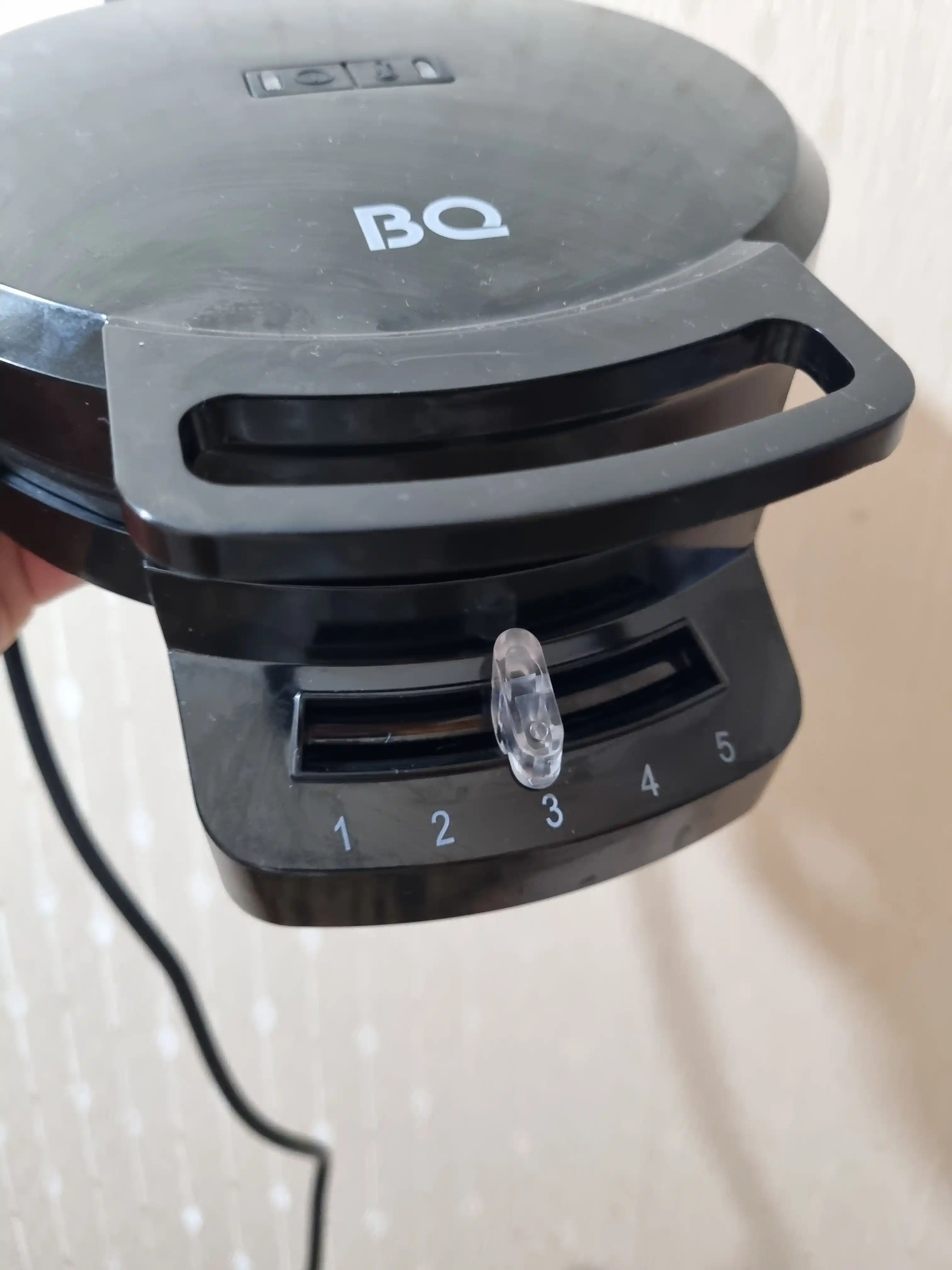 Vafelnitsa, vaflilar uchun mini-vafelnik BQ ST1001, Non-Stick PRO yonginga qarshi qoplamasi