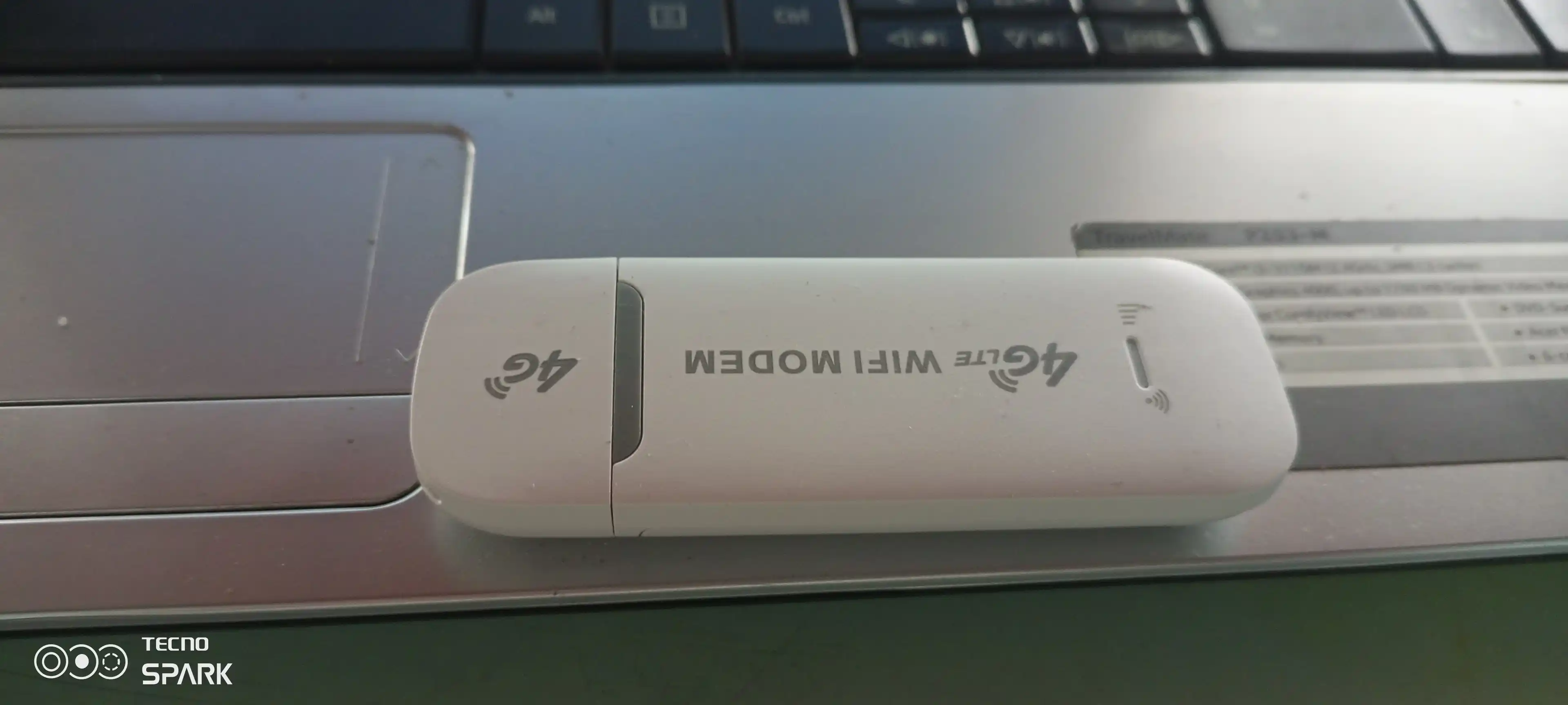Wifi modem 4G LTE USB router funksiyalari bilan