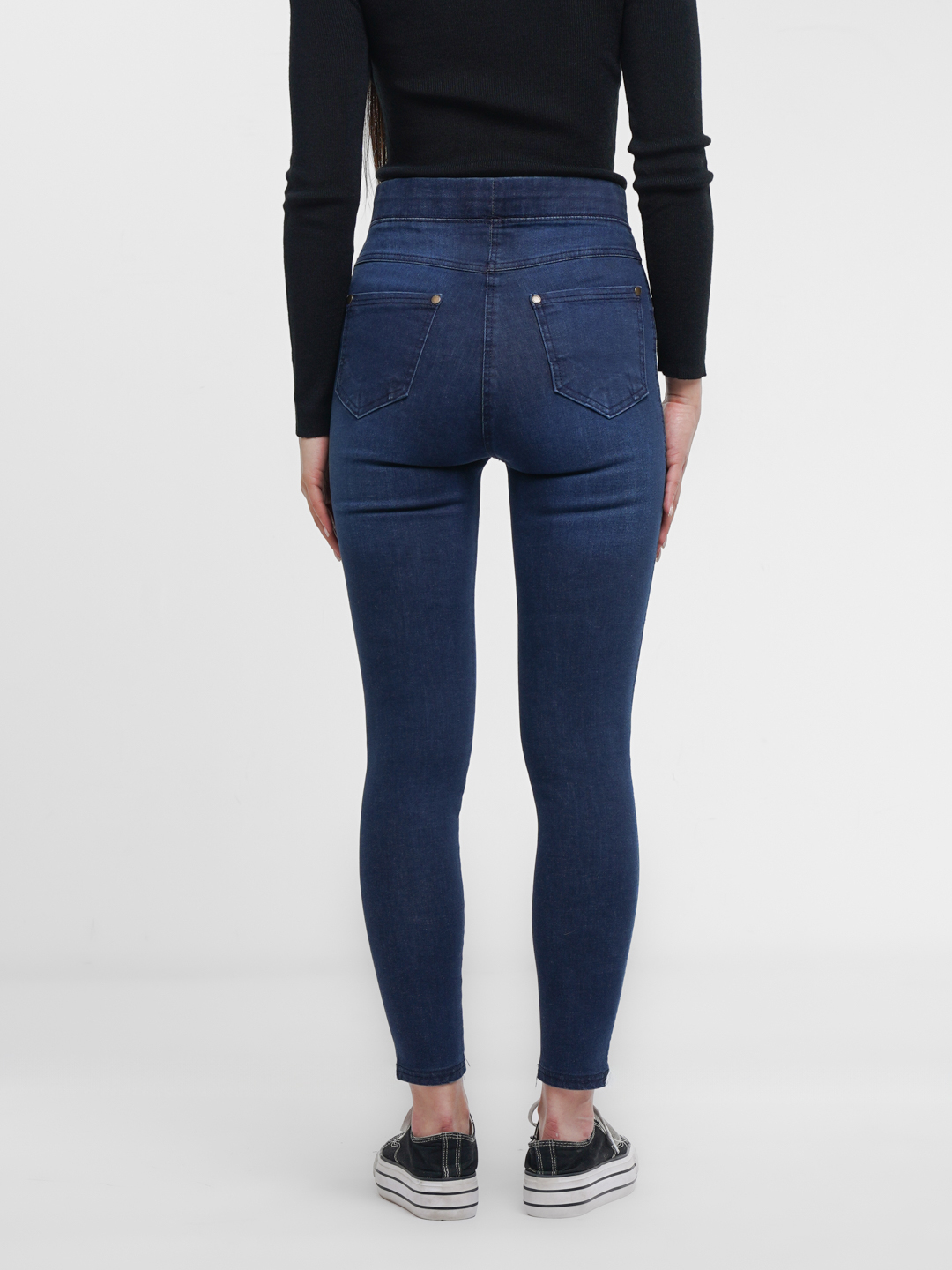 Onlayn porno Julia Hon Yaqindan olingan mushuk surati