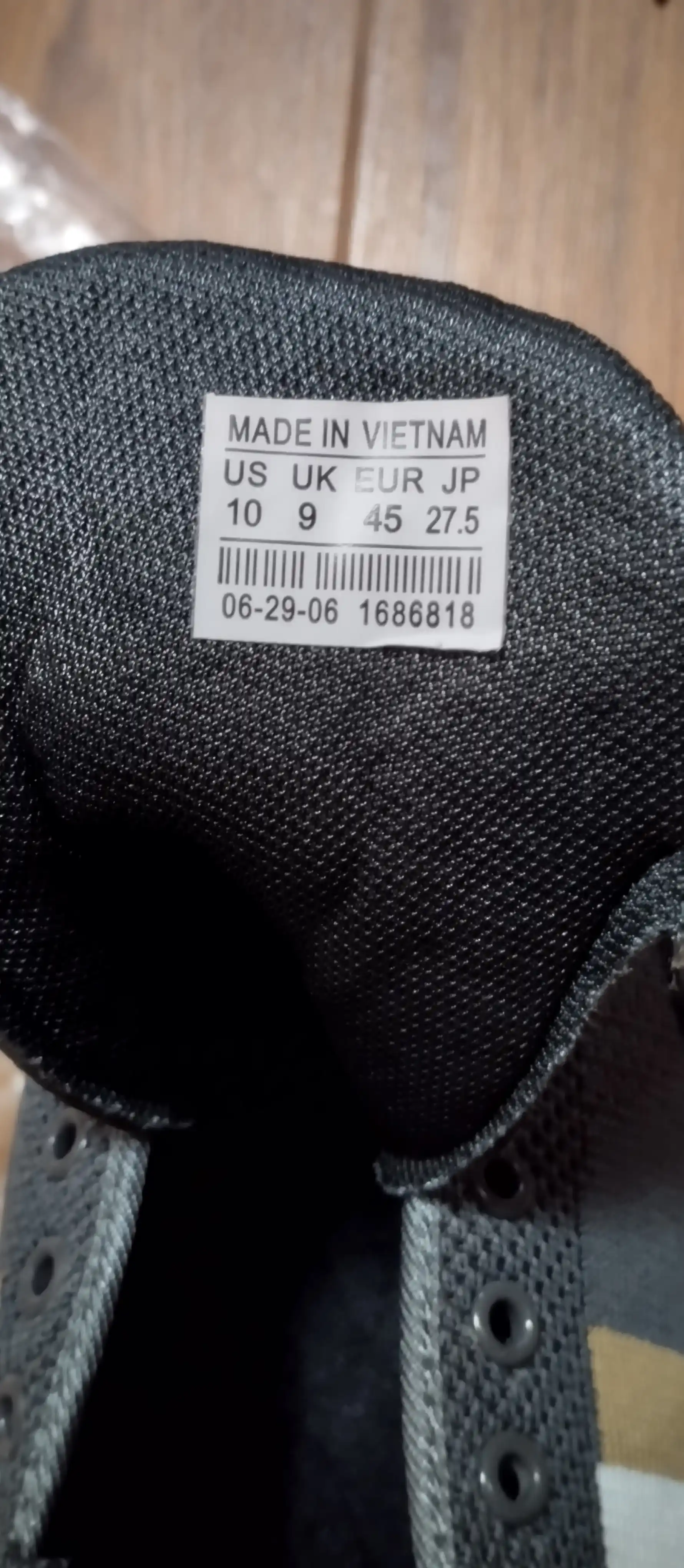 Erkaklar krossovkasi, yoz-kuz, yengil