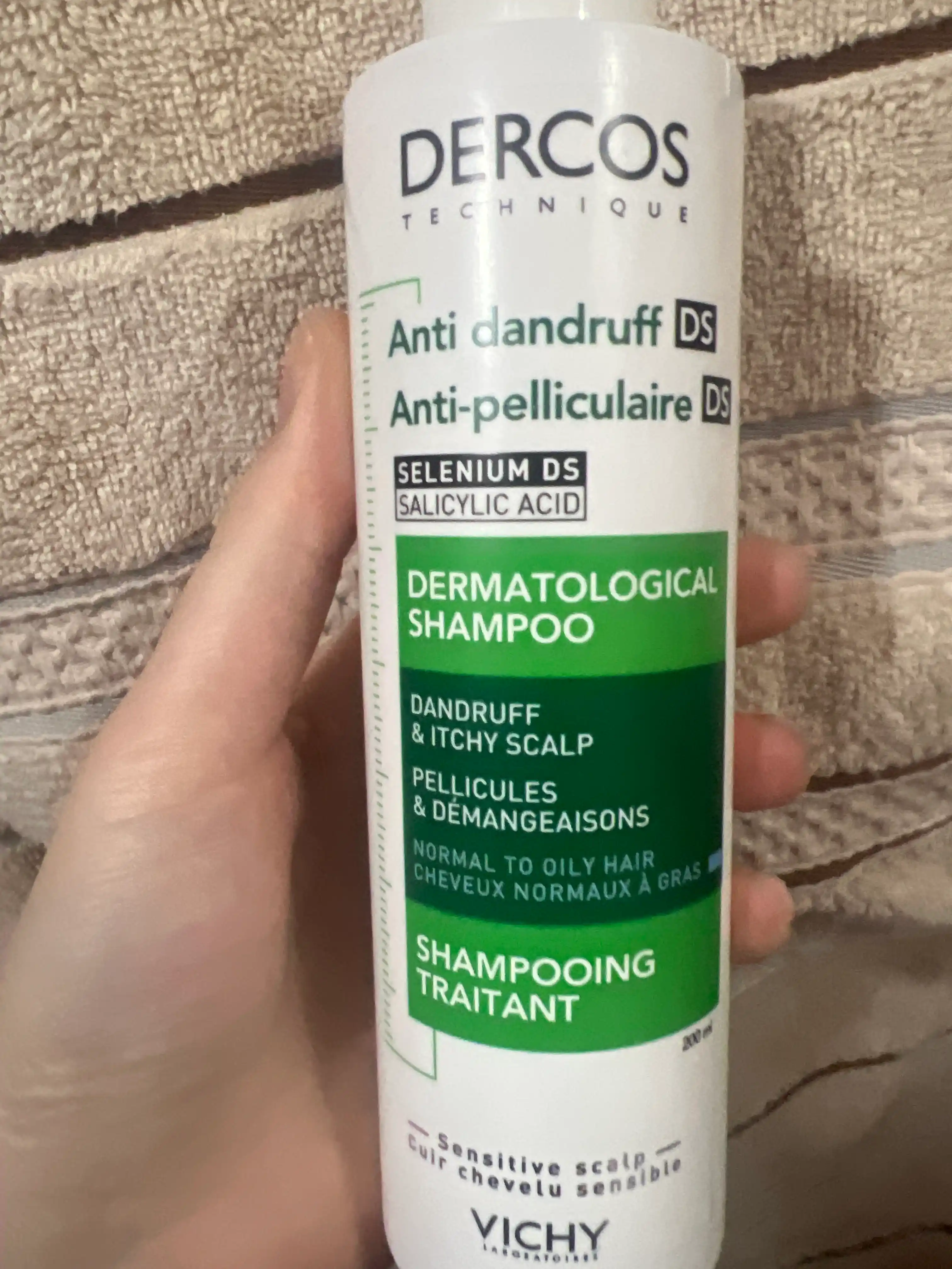 Intensiv shampunni parvarish qilish VICHY DERCOS, oddiy va yog'li sochlar uchun kepekka qarshi, 200 ml