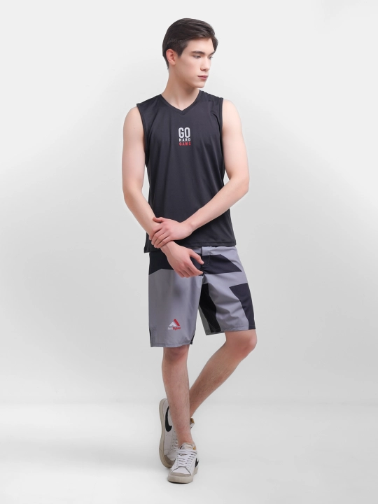 Erkaklar uchun sport shortilar, fitnes uchun