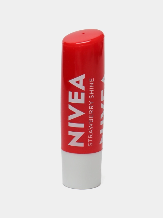 NIVEA lablar uchun balzam, qulupnay porlashi, 4.8 gr