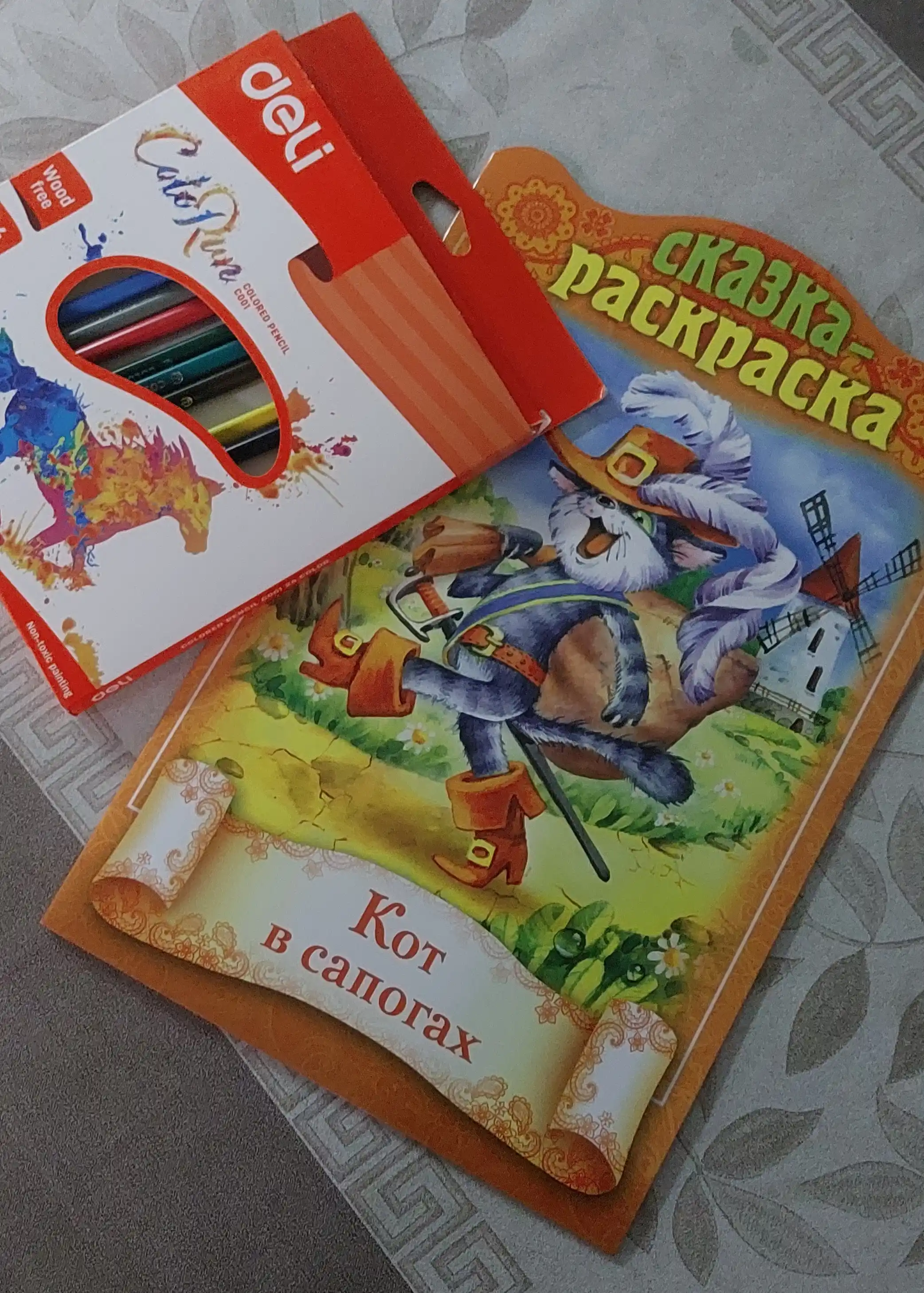 Rangli uchburchak qalamlar to'plami Deli 00120, 24 ta rang