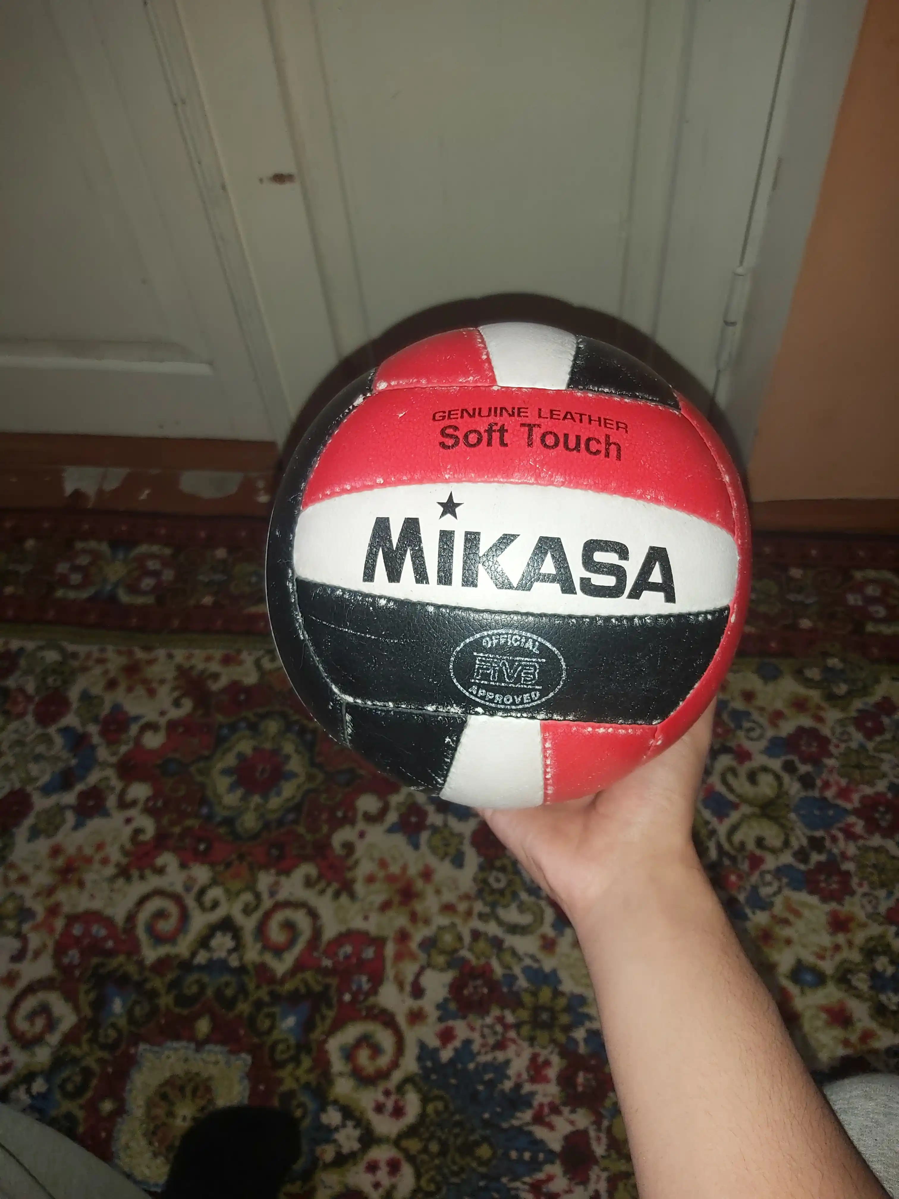 Mikasa voleybol to'pi
