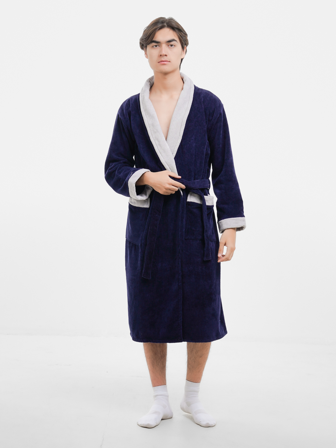 Butun dunyoda jinsiy aloqa Rus qiz keksa qoshnisining jinsiy azosini sorib, jinsiy aloqada boladi