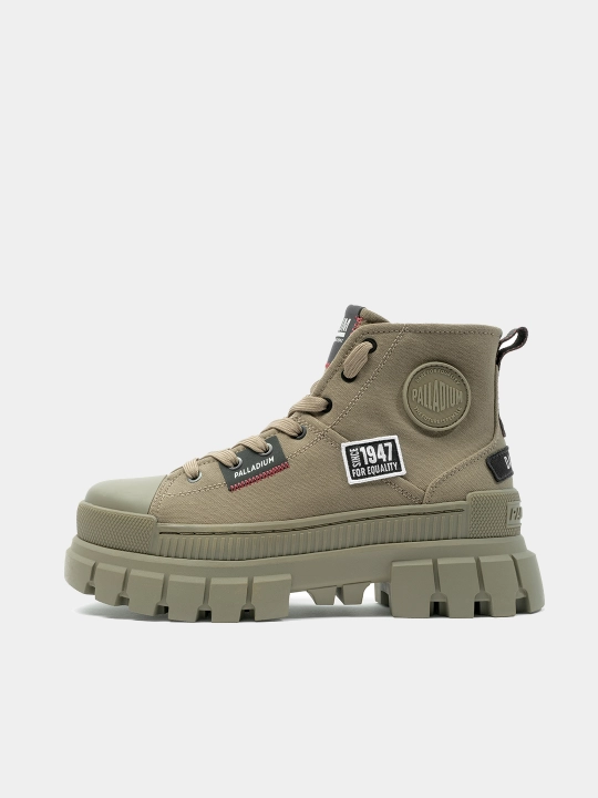 Ayollar kedalari Revolt Hi Patch
