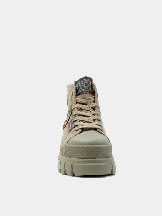 Ayollar kedalari Revolt Hi Patch