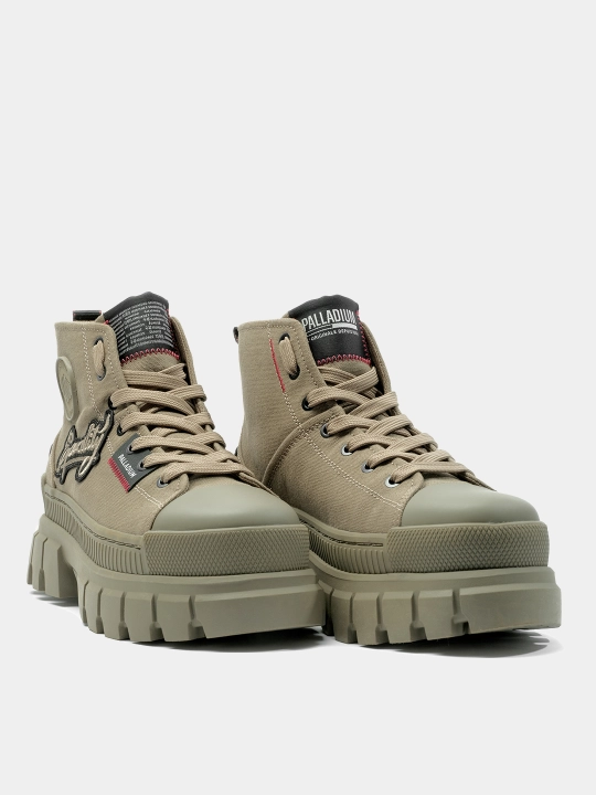 Ayollar kedalari Revolt Hi Patch