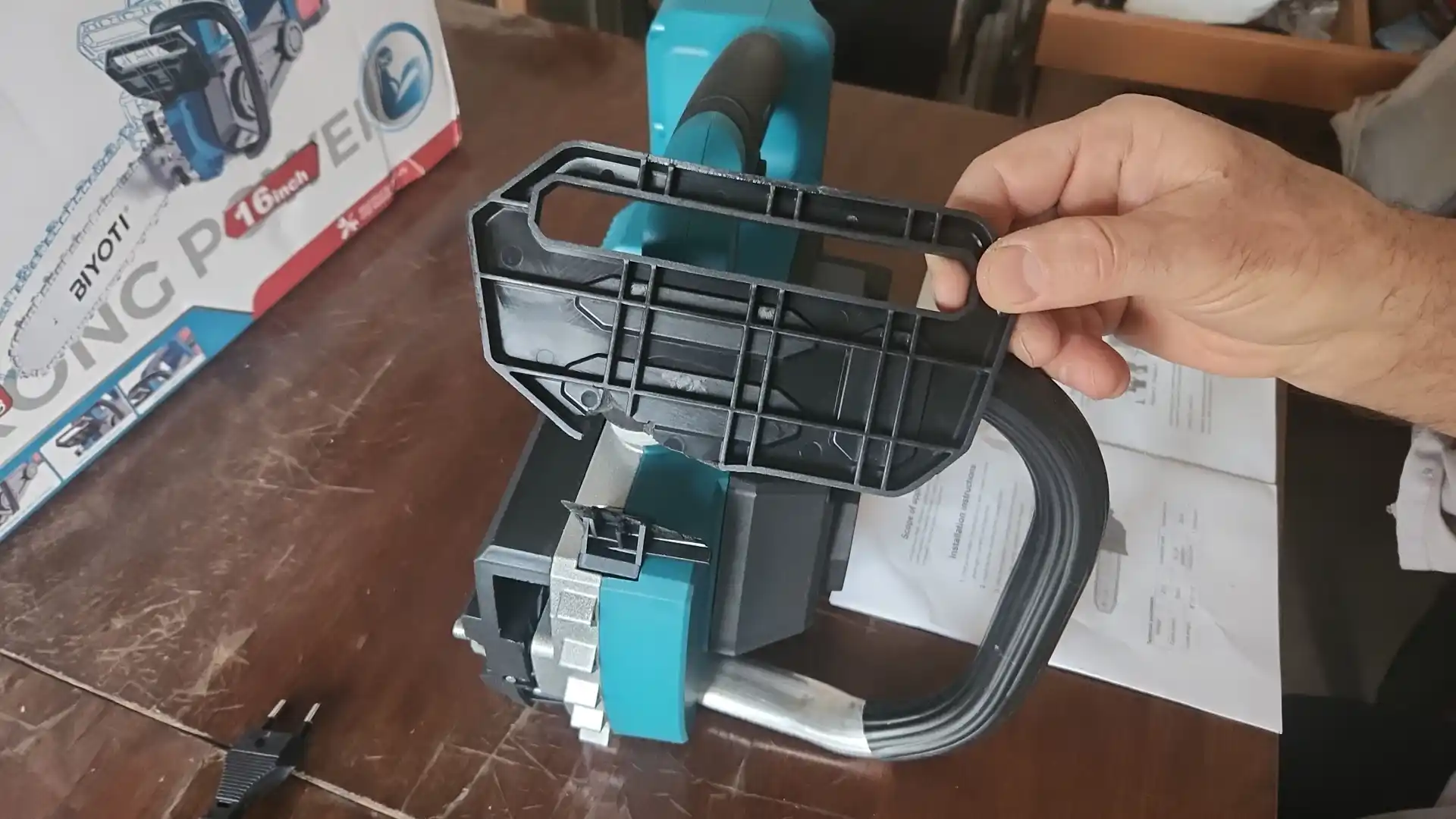 Akkumulyatorli, zanjirli arra Biyoti BYT-216