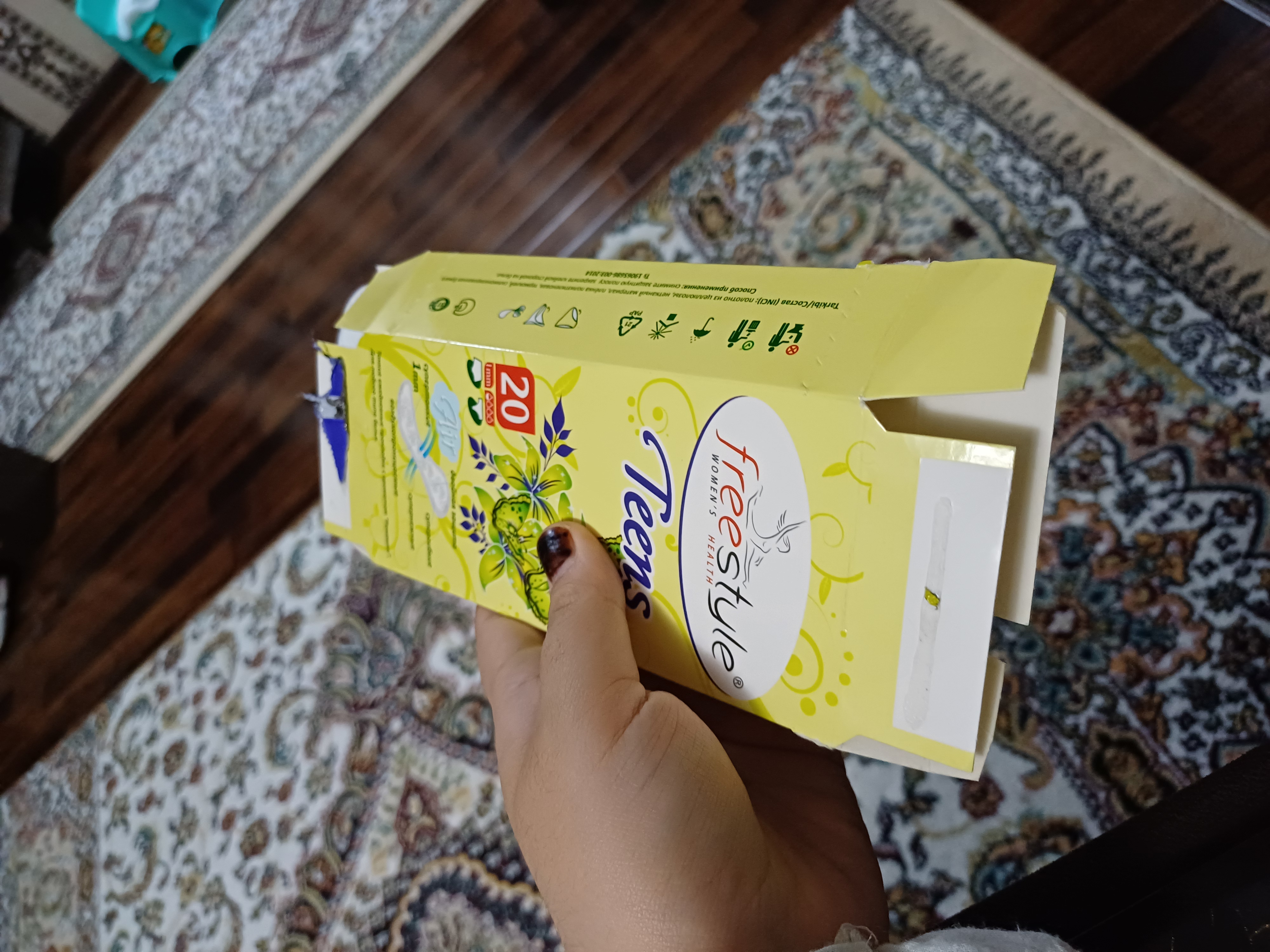 Kundalik ayollar gigiyenik prokladkalari Free Style Teens moychechak hushbo'y hidi bilan