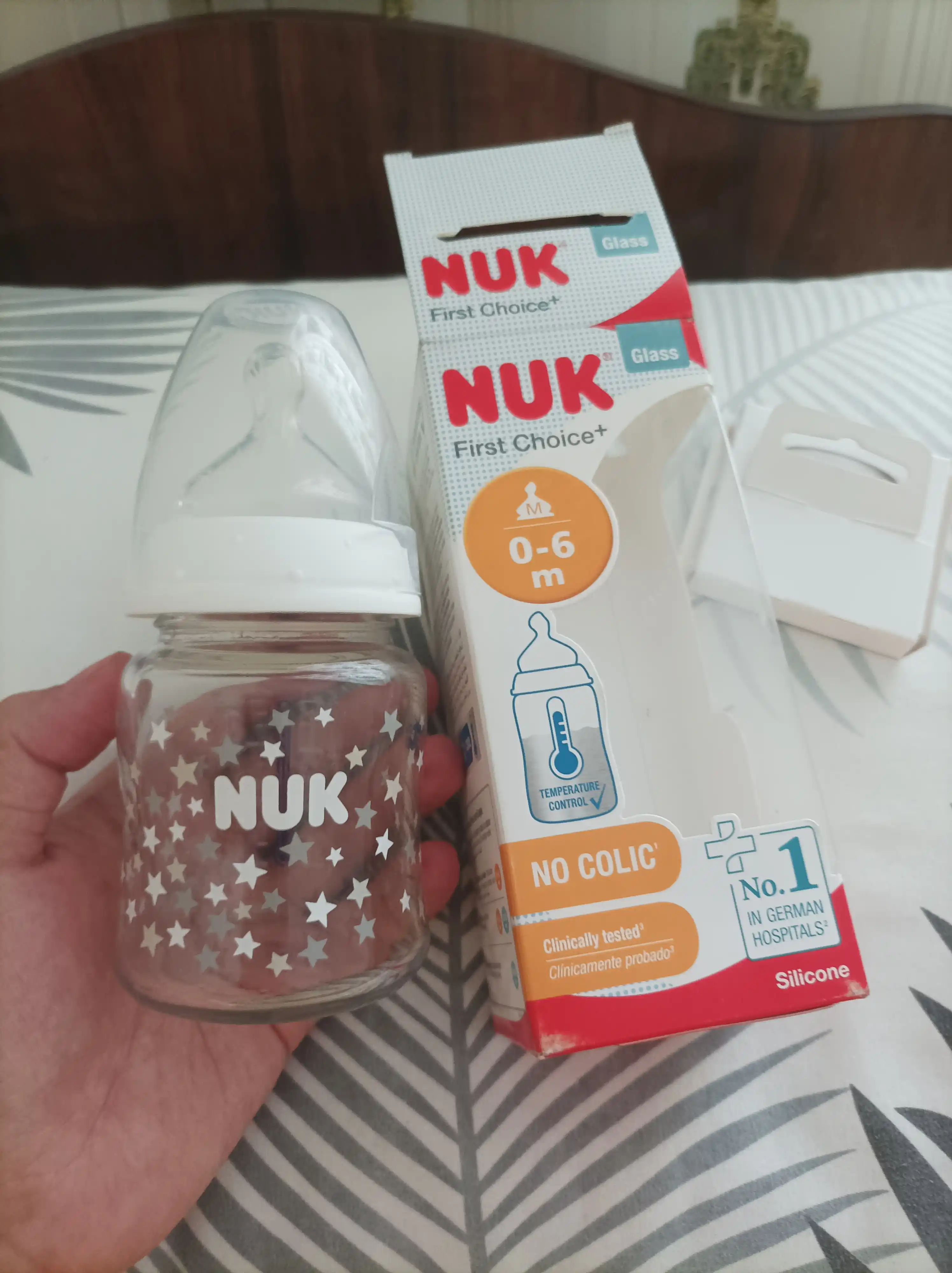 NUK First Choice Plus butilkasi, shisha, harorat nazorati, 120 ml, 0-6 oylar, silicon, M