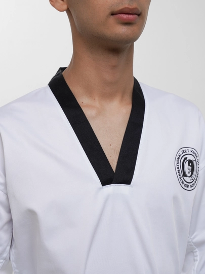 Djit kun do uchun kimono, usti oq, pasti qora