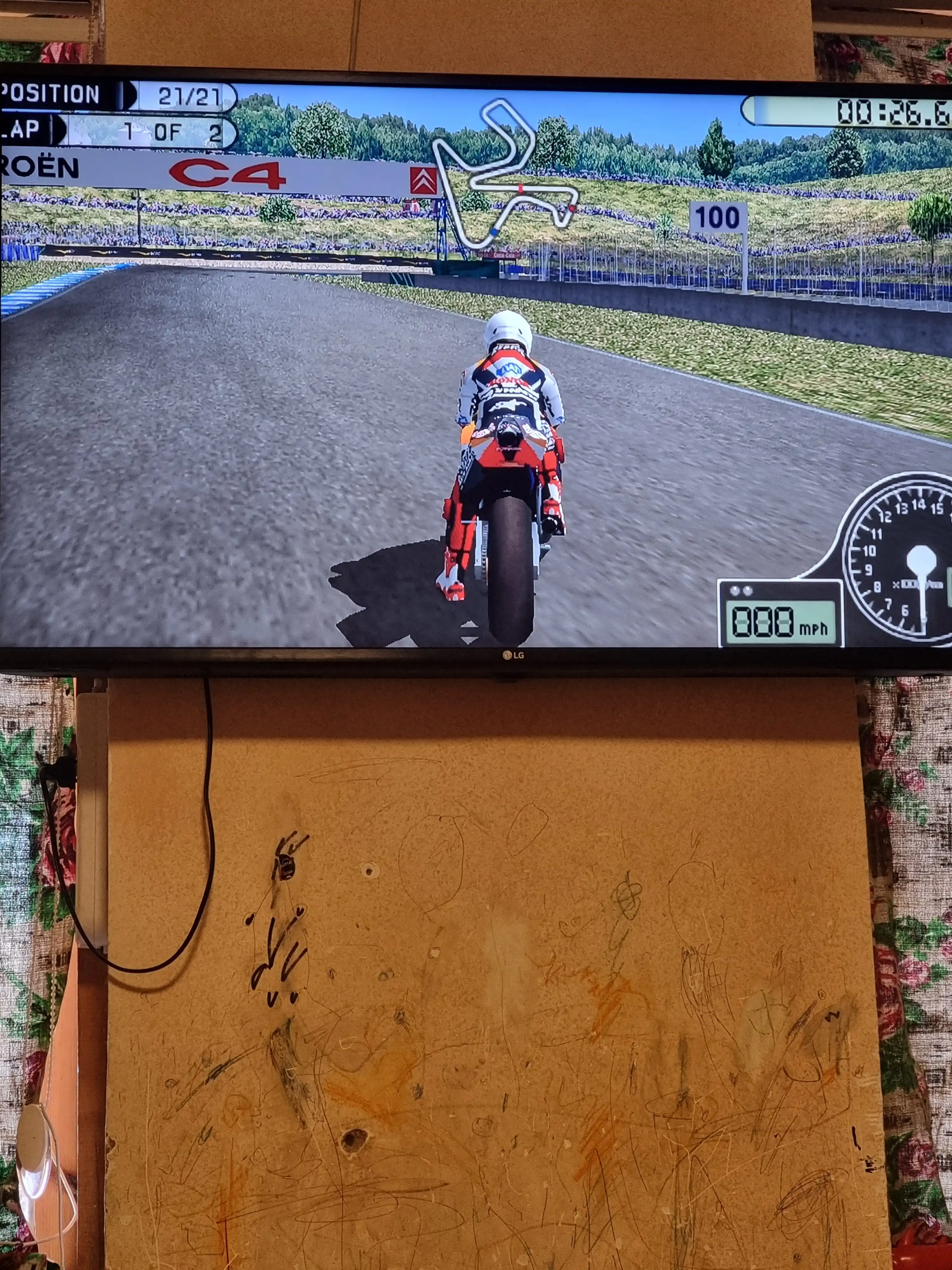 Игровая приставка для ТВ, консоль Powkiddy Y6 Game Stick 4K HD 12000 игр