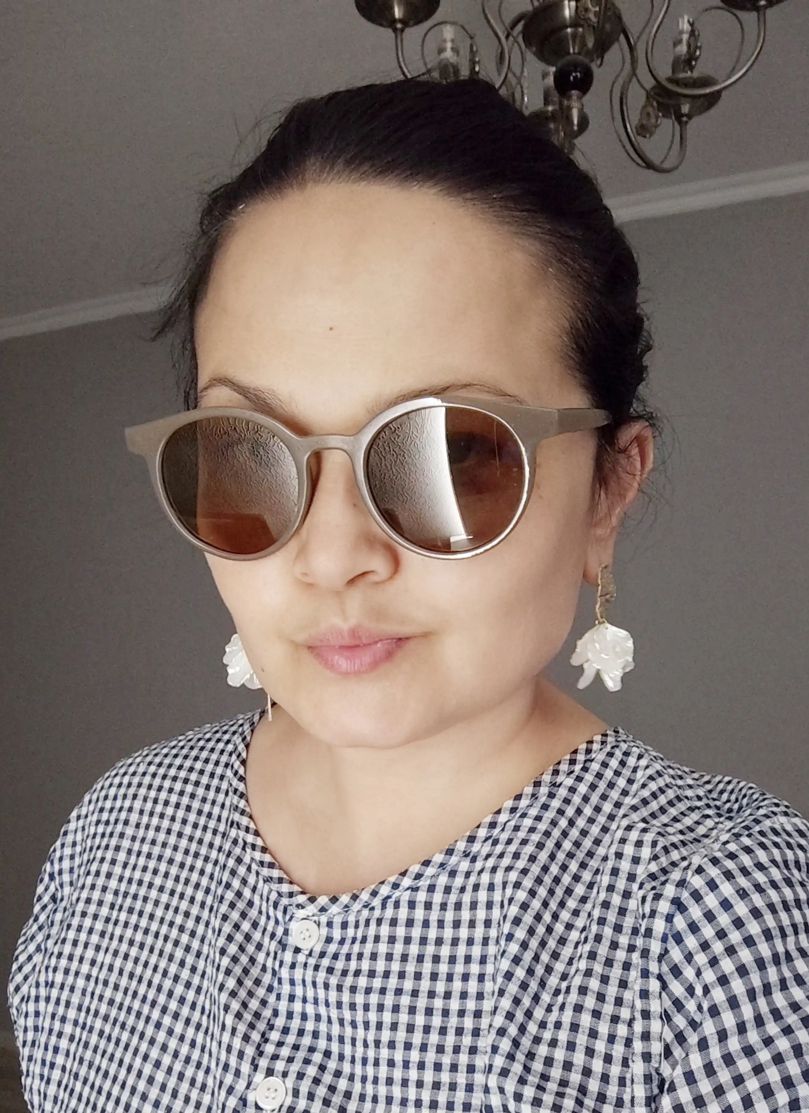 Quyoshdan himoya ko'zoynaklari, yumaloq, retro uslubi, qorong'u linzalar