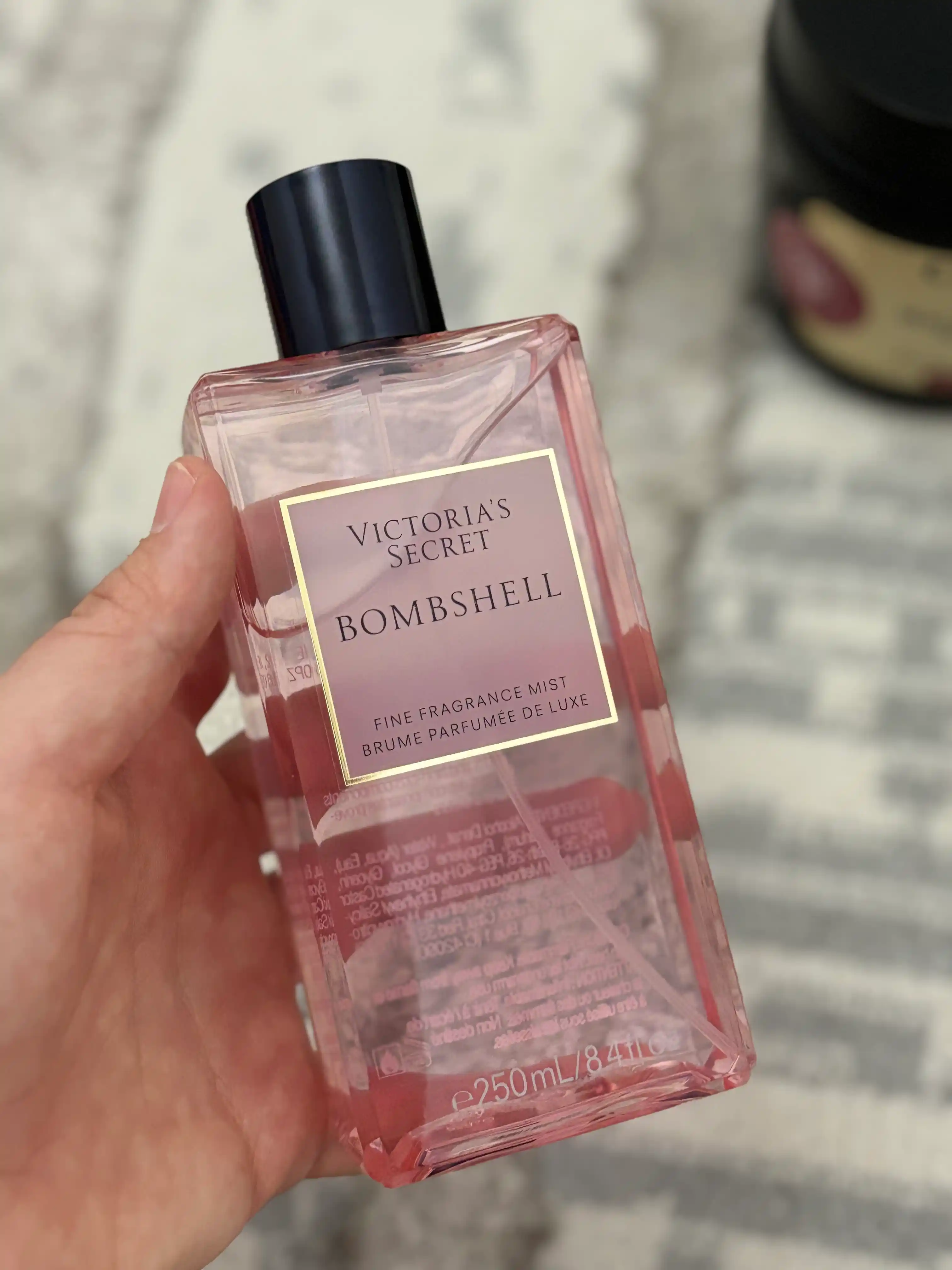 Xushbo'ylangan suv BOMBSHELL Victoria's Secret Mist