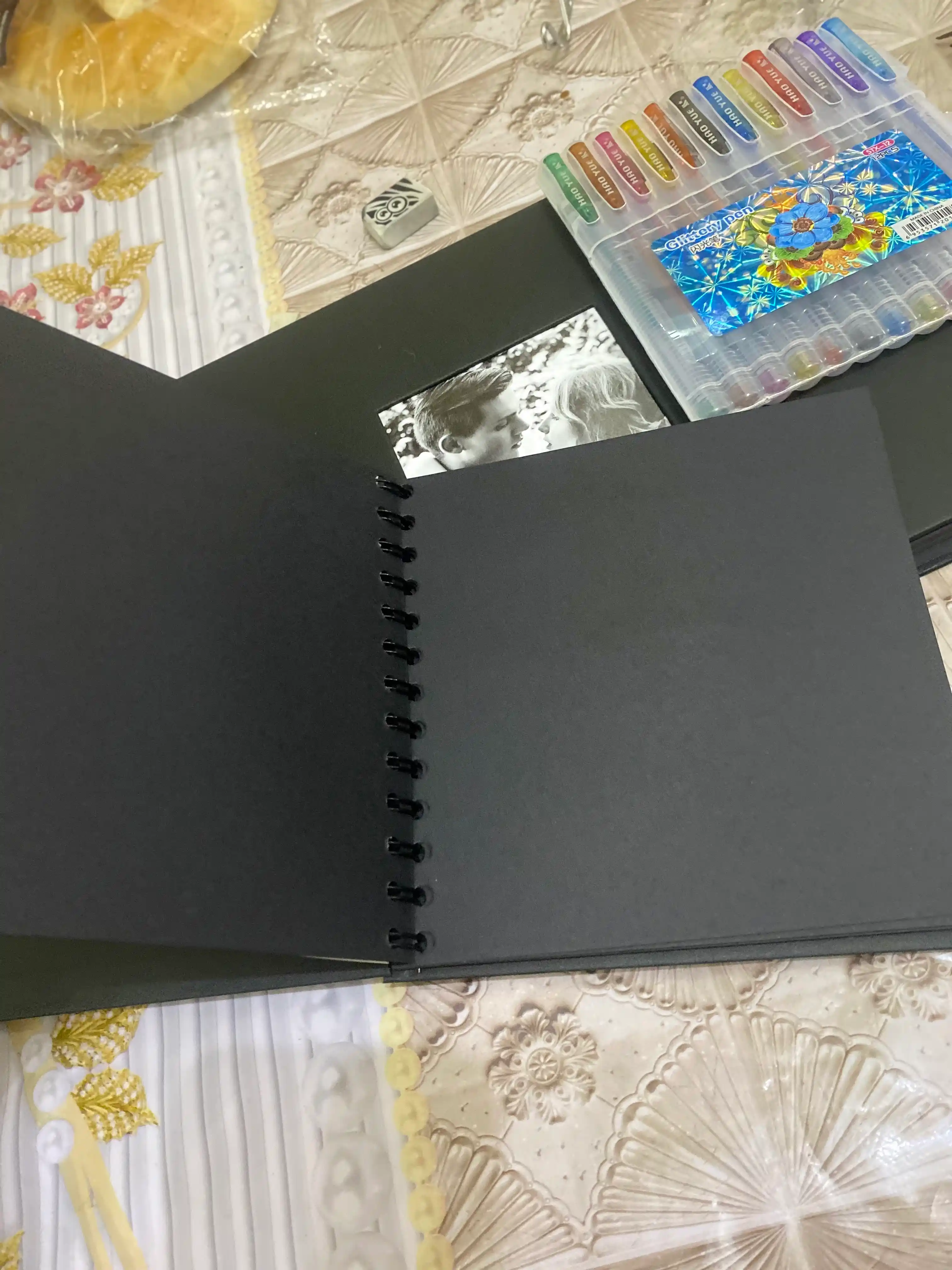 Bolalar, oila, to'y uchun fotoalbom, rasmlar uchun albom, sketchbuk, qora varaqlar bilan