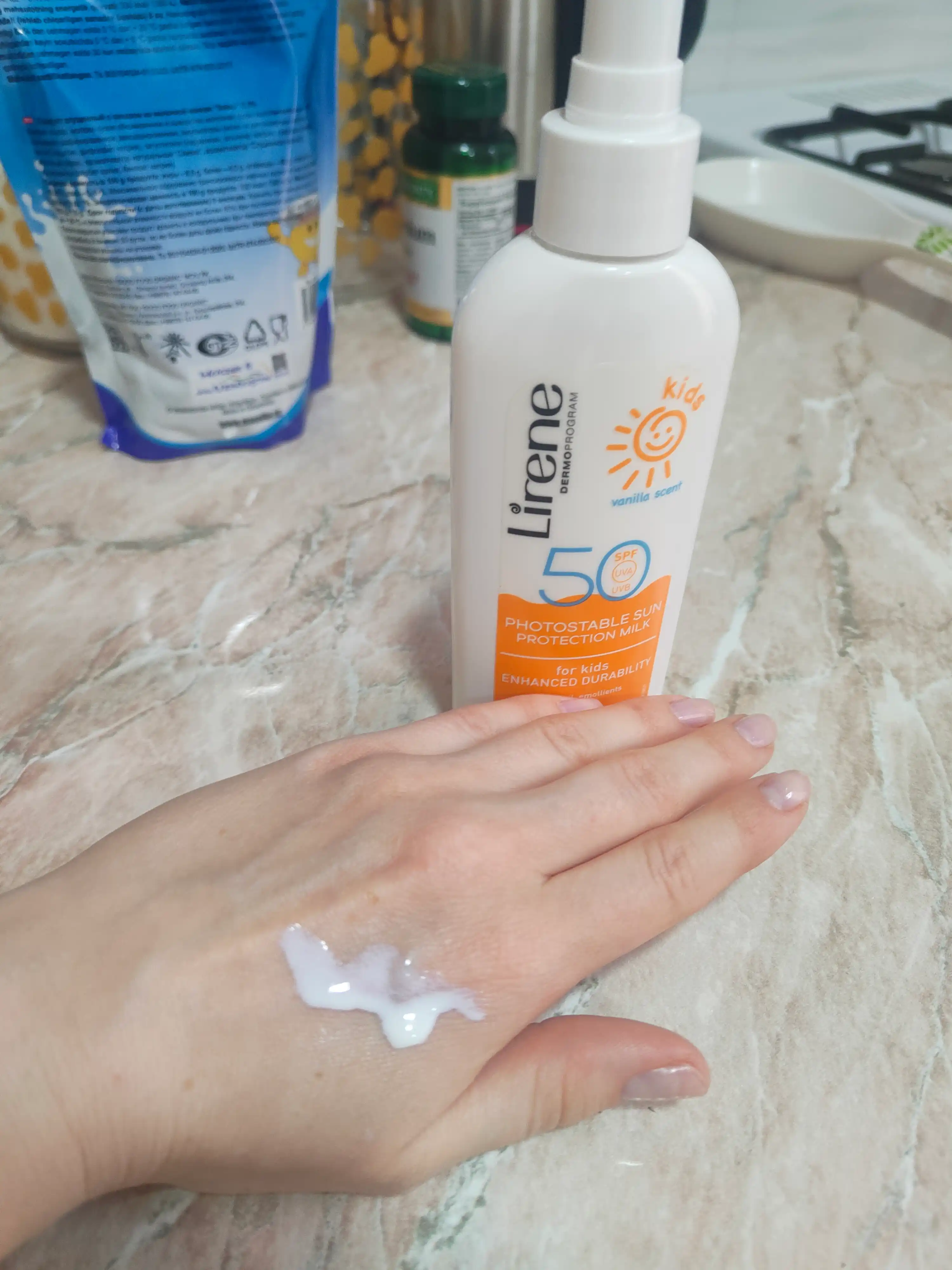 Bolalar uchun quyoshdan himoya qiluvchi tana suti Lirene kids SPF 50, vanilli, 150 ml