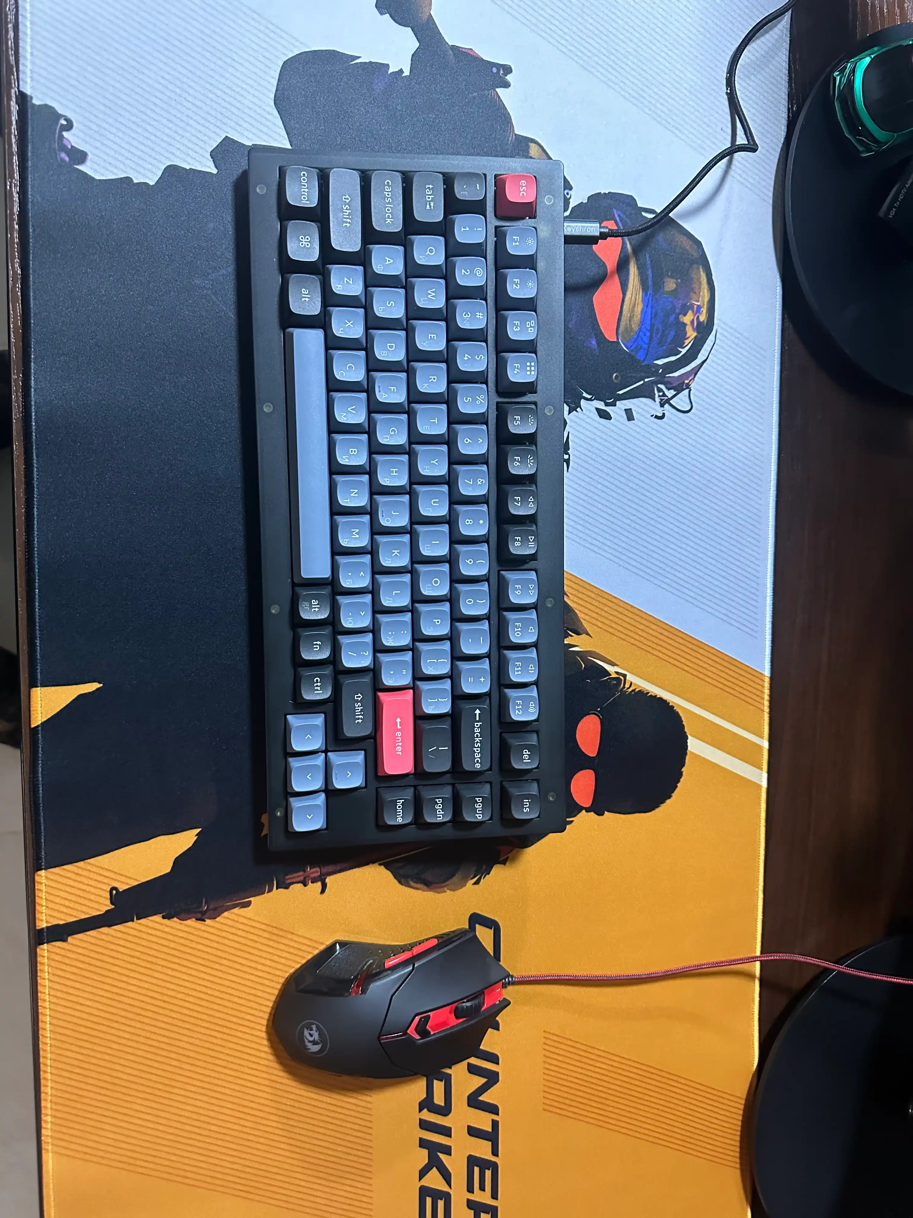 Simli mexanik o'yin klaviaturasi Keychron V1 QMK, Hot-Swap, RGB, V1A