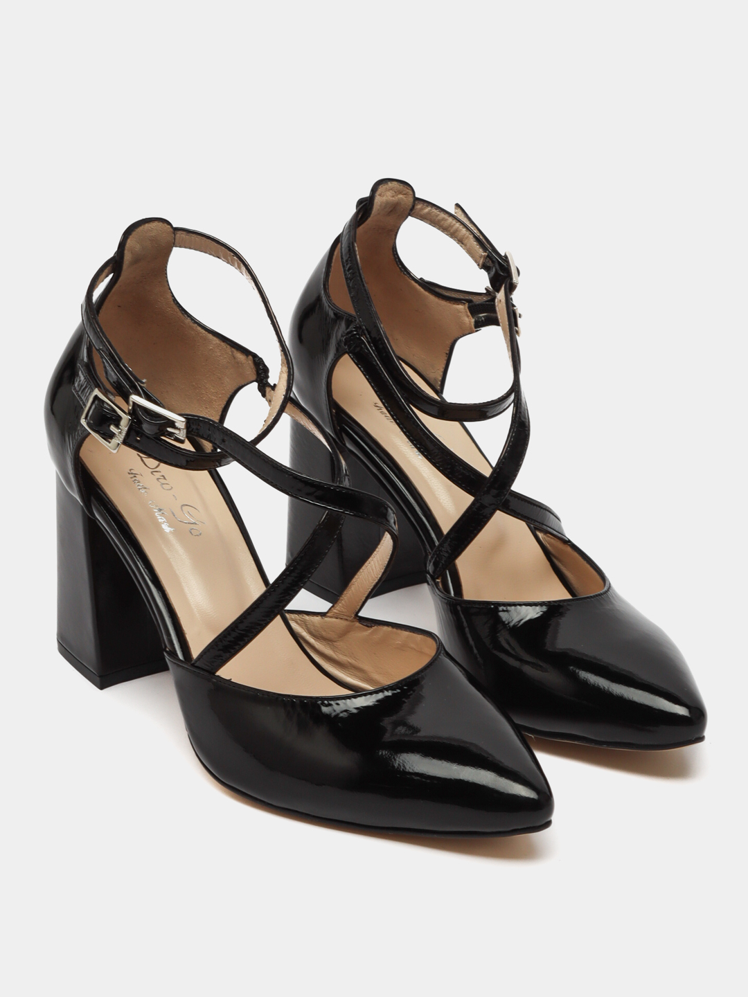 Katta kokraklar bilan etuk sargish porno