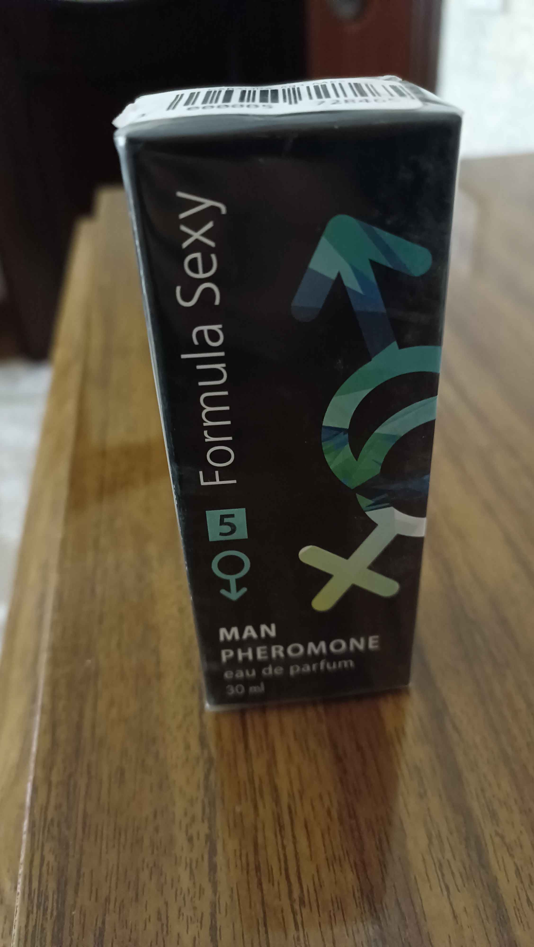 Turli xil pozalarda külotsiz gozal etuk dumbalarning fotosuratlari Ginekolog qizlik pornosini tekshirmoqda