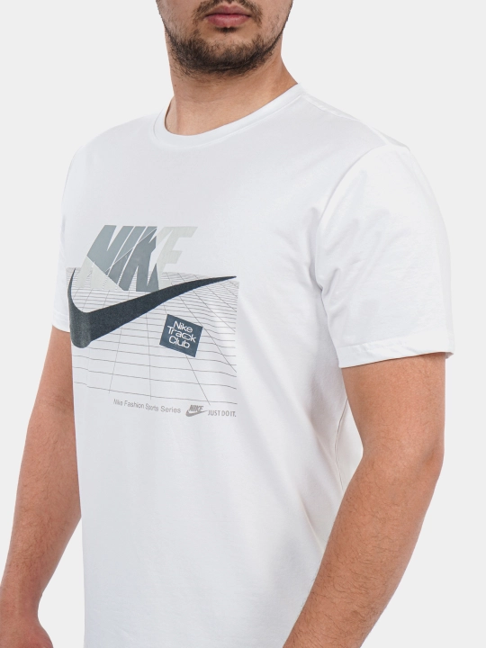Qisqa yengli sport futbolkasi
