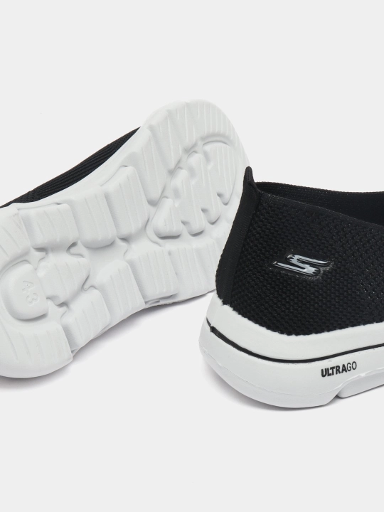 Erkaklar krossovkasi universal, to'rli slip-on bahor va yoz uchun, yengil va qulay 39-44