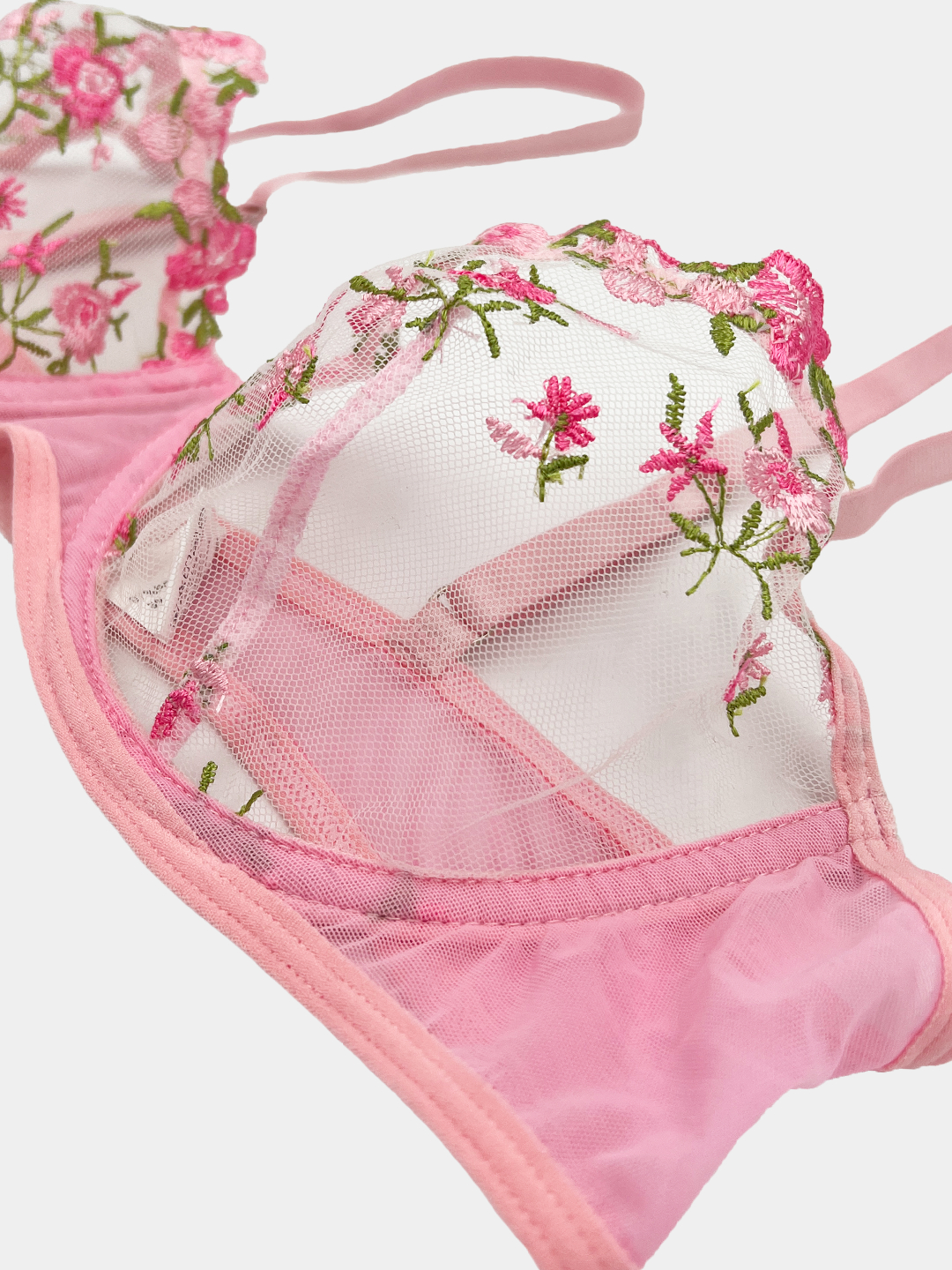 Kirish zalida panties yoq