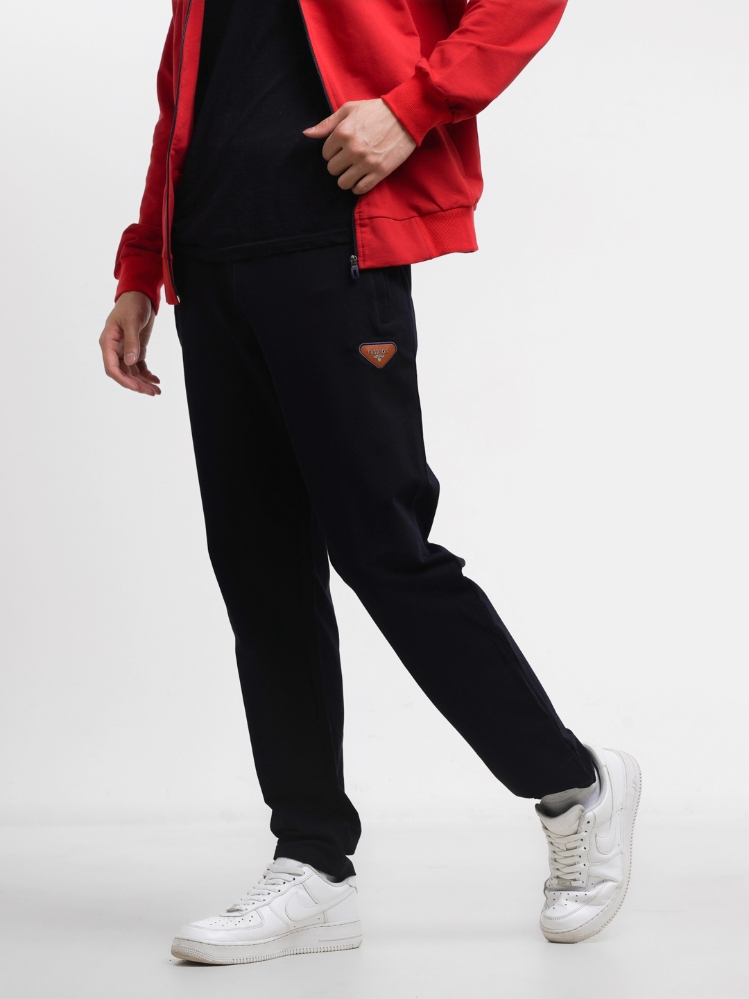 U mushuk bilan yuzimga otirdi va keldi Rus xotini katta siklarni yaxshi koradi