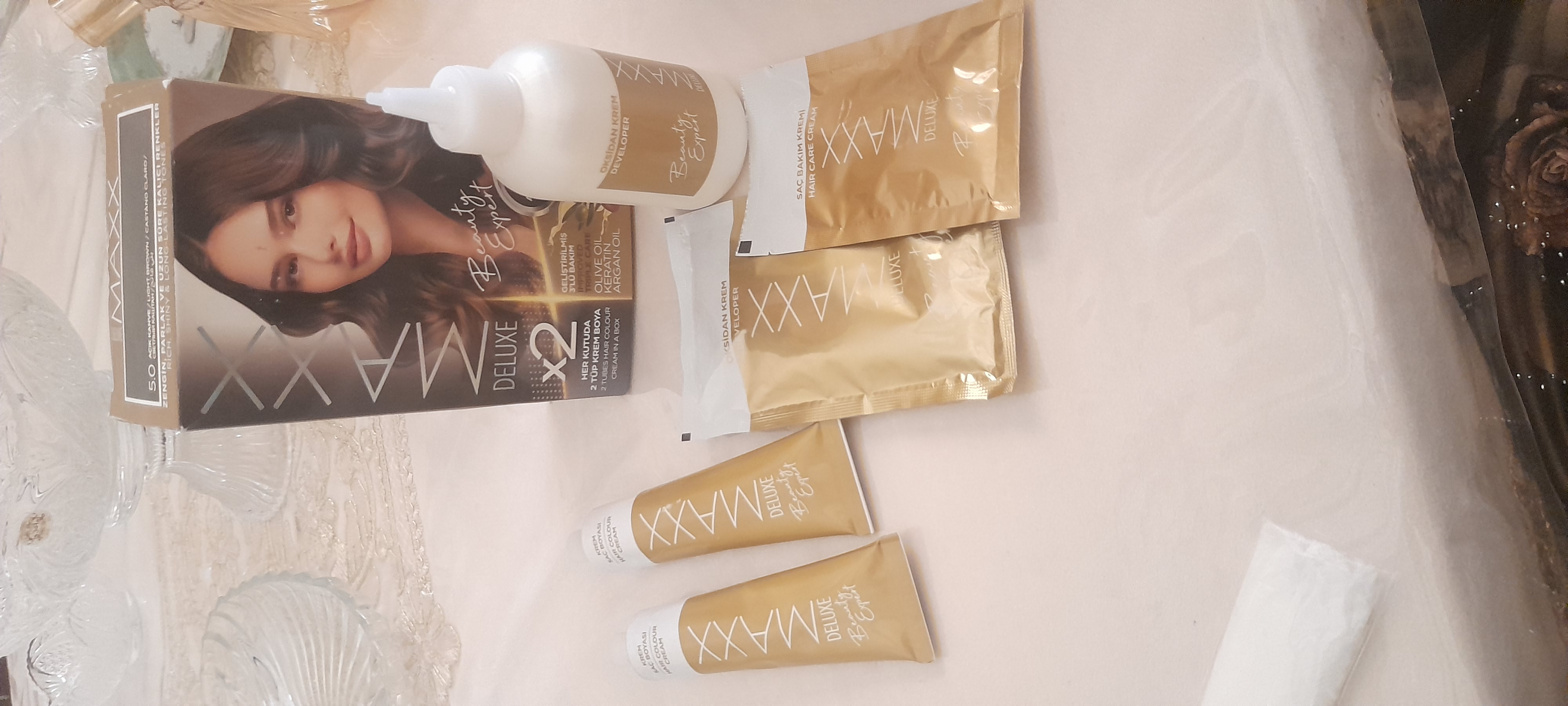 Крем - краска для волос MAXX Deluxe Beauty Expert, стойкое окрашивание волос