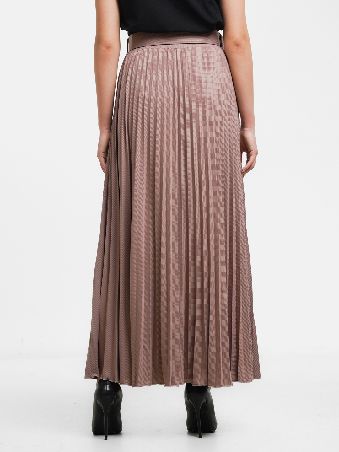 Yosh va qari lezbiyen va bodring Tajribali ayol bilan jinsiy aloqa