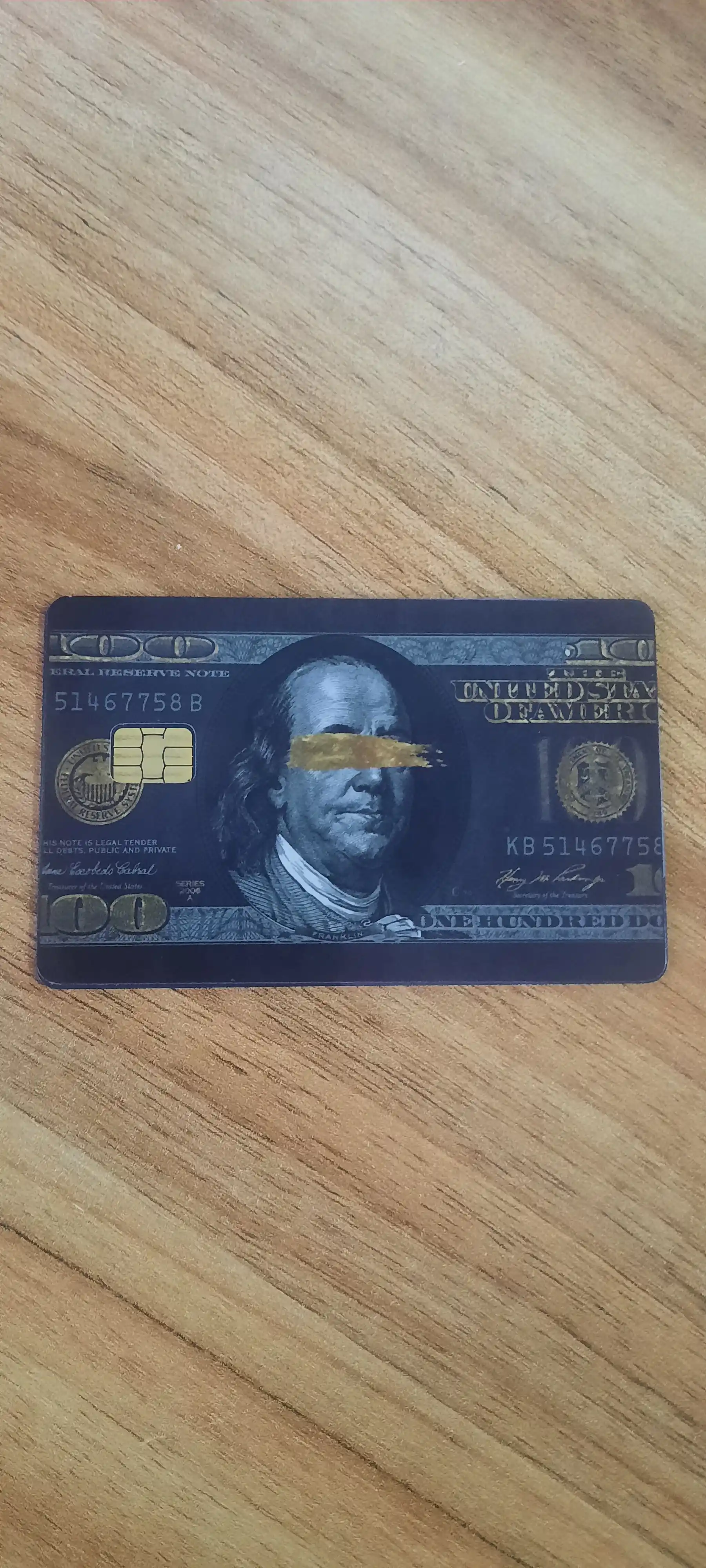 Bank kartasi va chipta stikerlari, pul, dollar