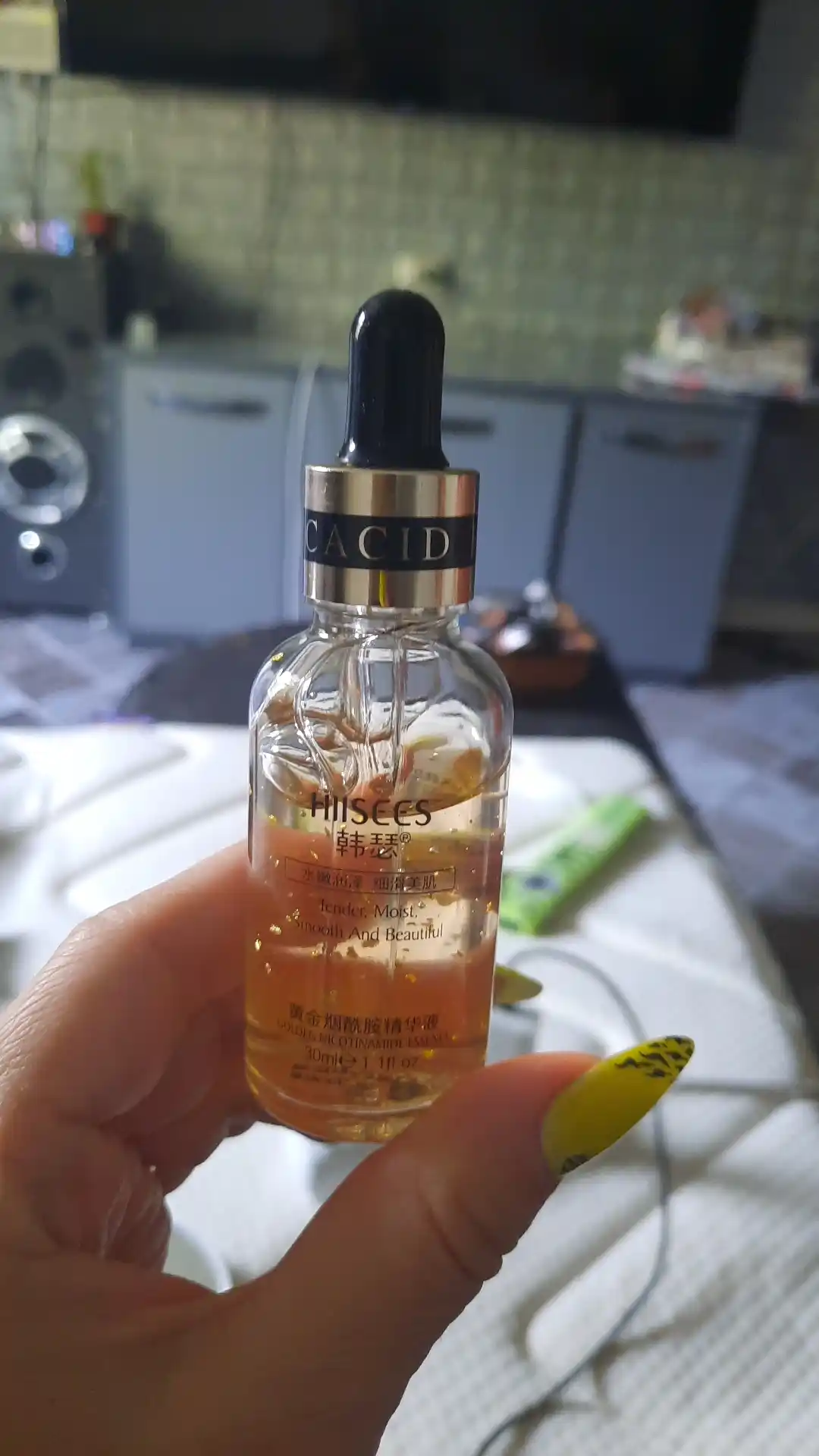 Yuz uchun zardob essensiya Hiisees, niatsinamid bilan, 100 ml