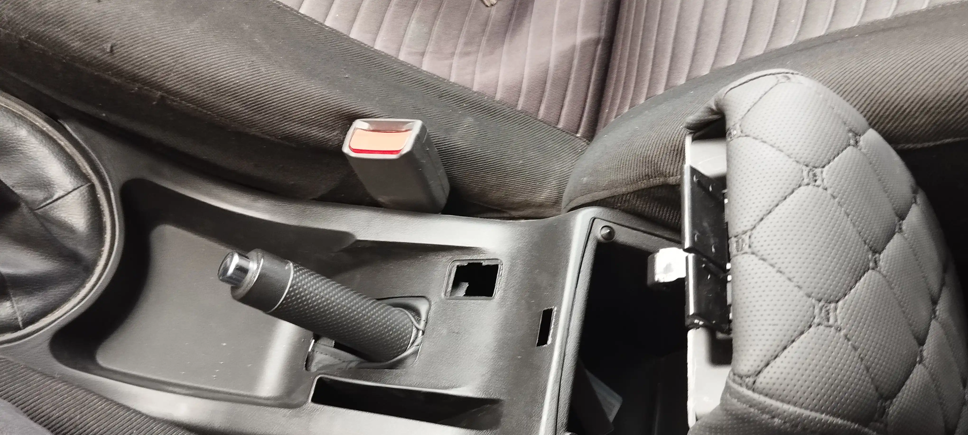 Подлокотник бар для Cobalt, Nexia, Damas, Lacetti,G entra, Onix, Spark, Matiz, эко кожа