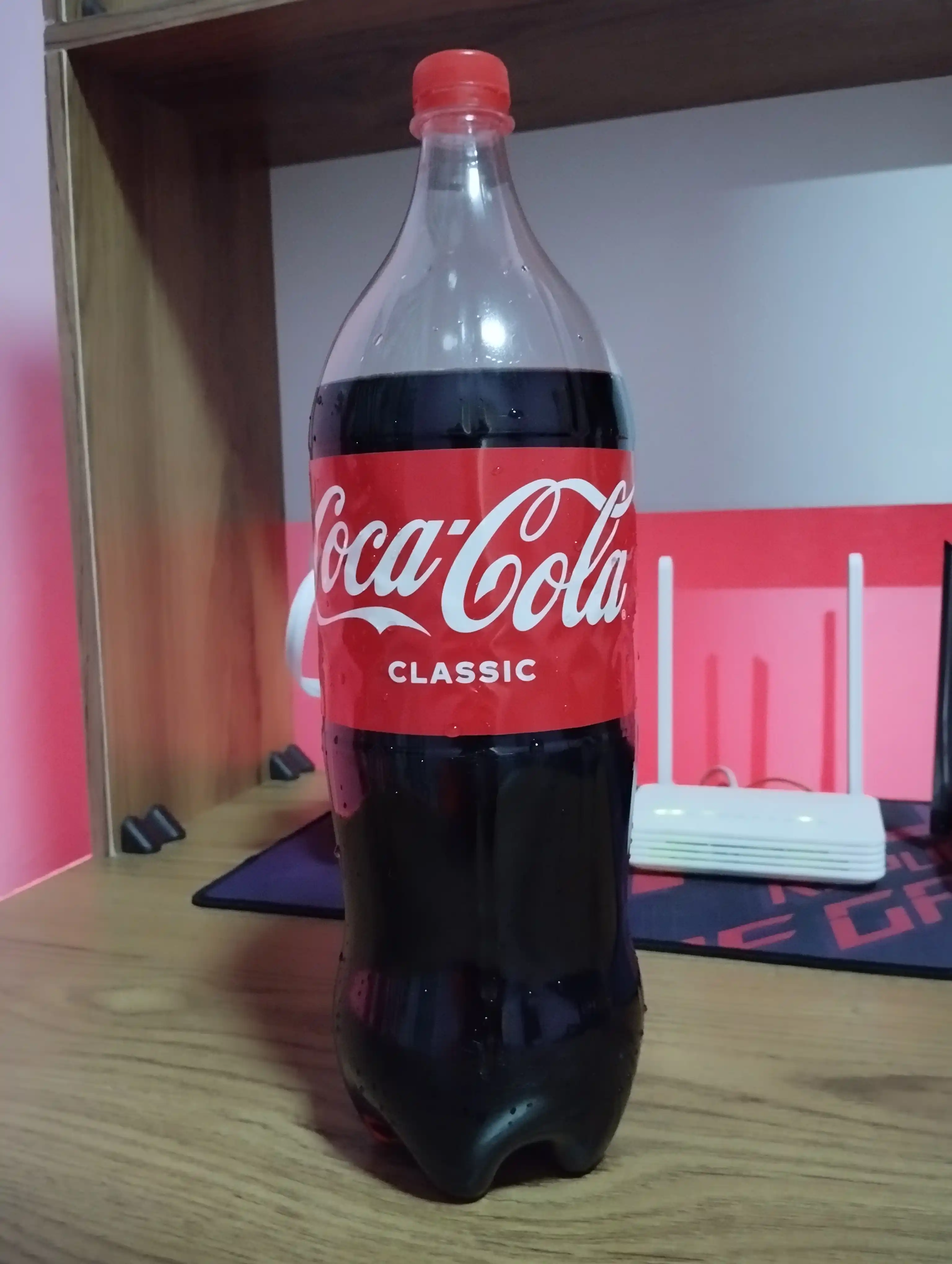 Gazlangan ichimlik Coca-Cola, 2 litr
